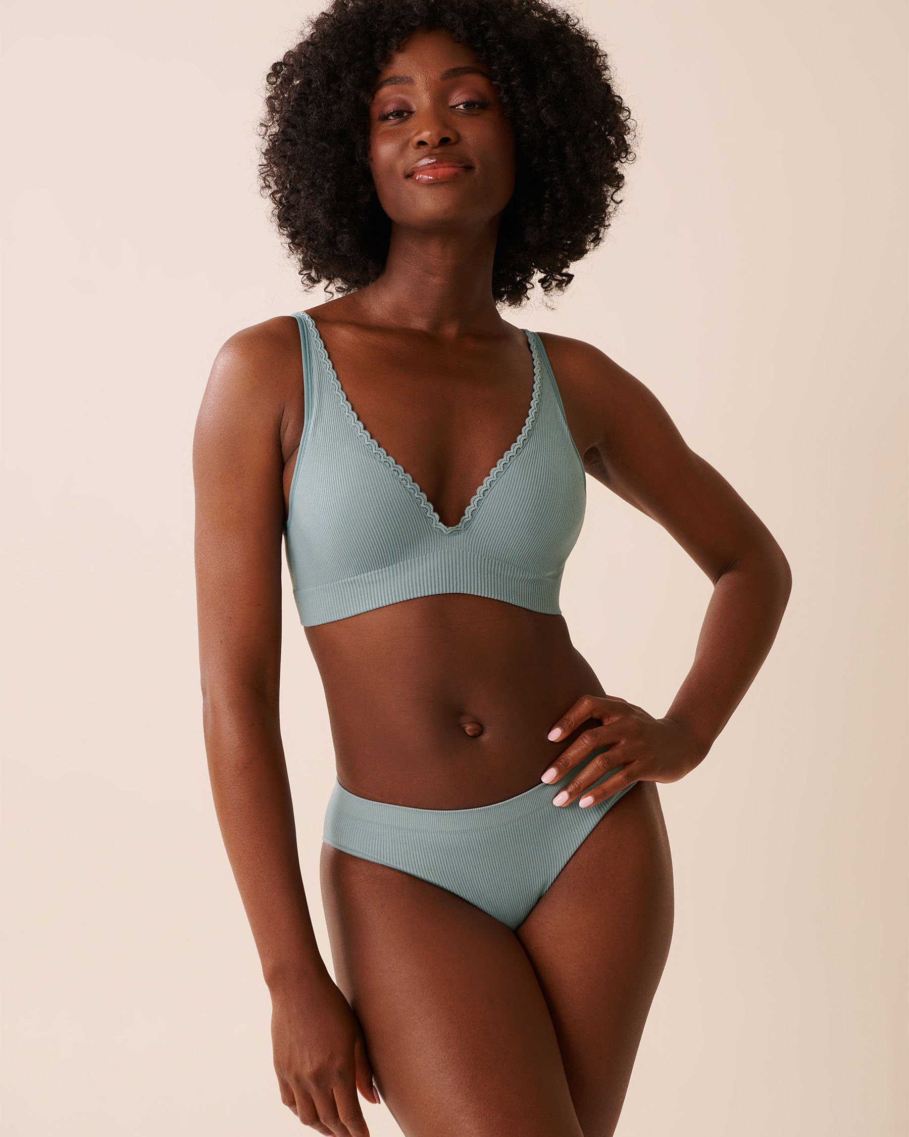 LA VIE EN ROSE Push-up Plunge Seamless Ribbed Bralette Dusty Blue 10300205 - View1