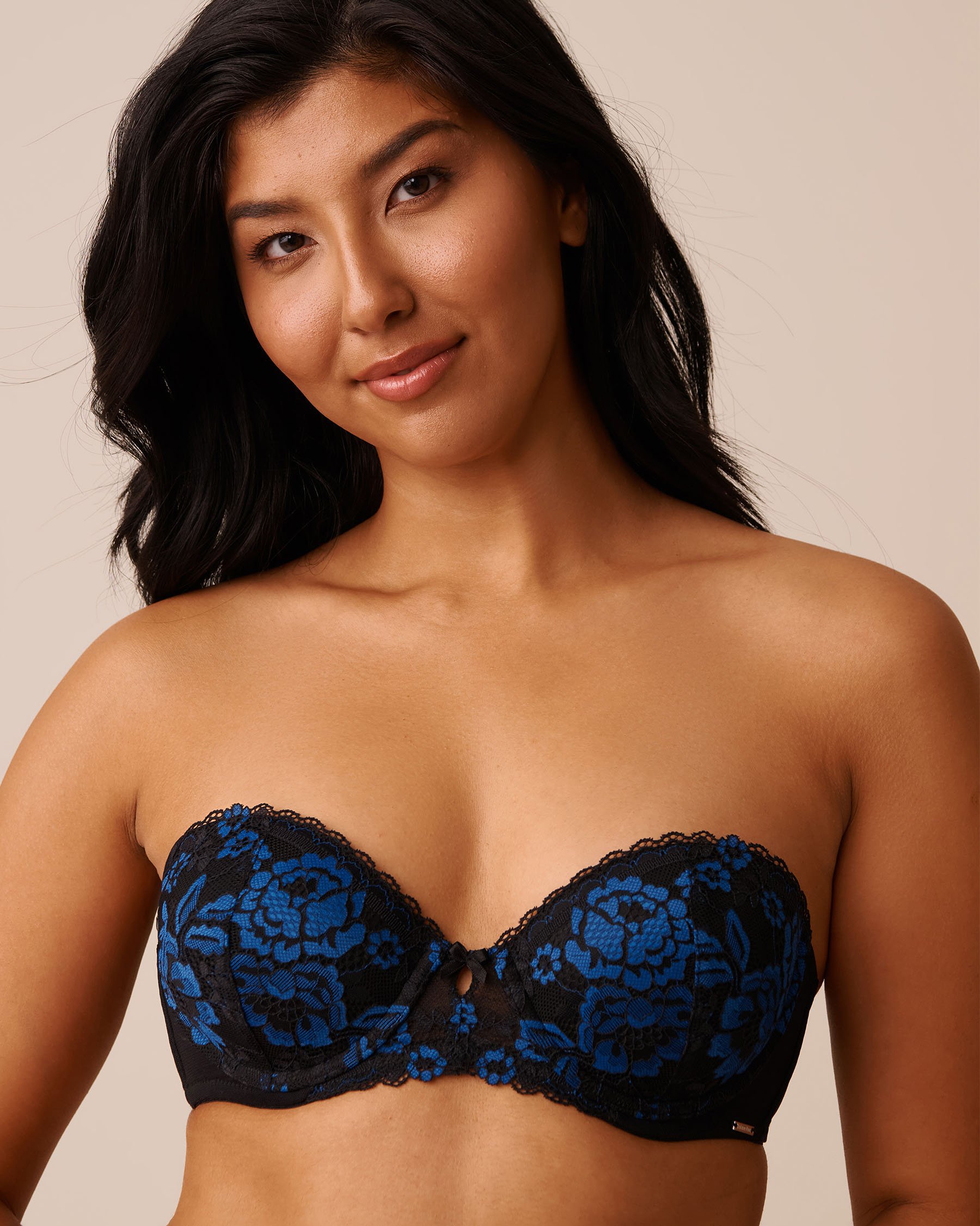 LA VIE EN ROSE Push-up Convertible Strapless Demi Bra Black/Blue Flowers 10300201 - View1