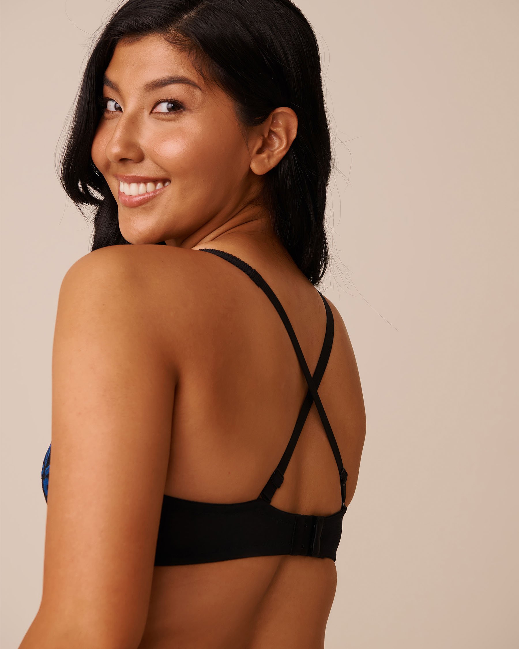 LA VIE EN ROSE Push-up Convertible Strapless Demi Bra Black/Blue Flowers 10300201 - View4