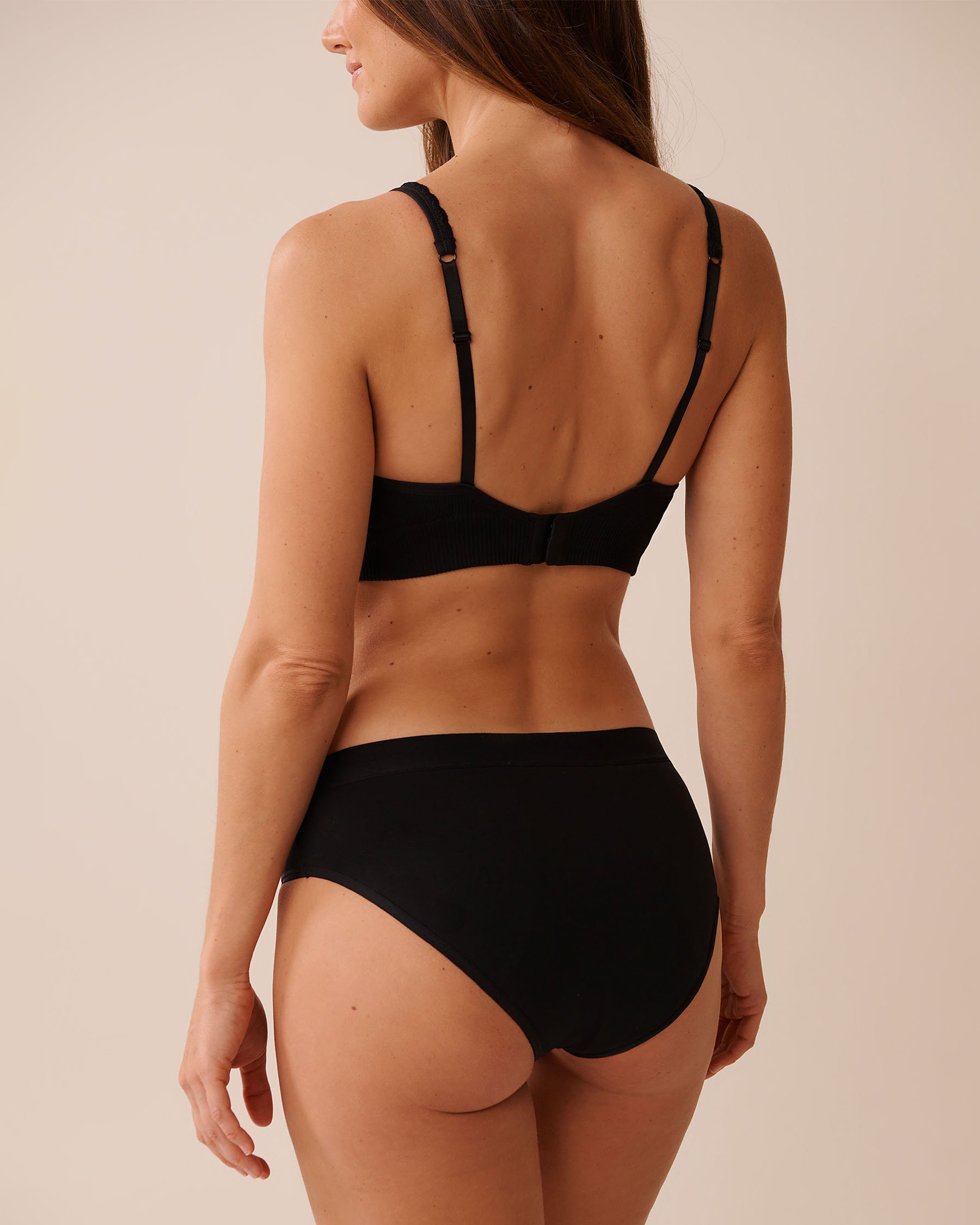 LA VIE EN ROSE Regular Absorbency Organic Cotton Bikini Period Panty Black 20400020 - View2