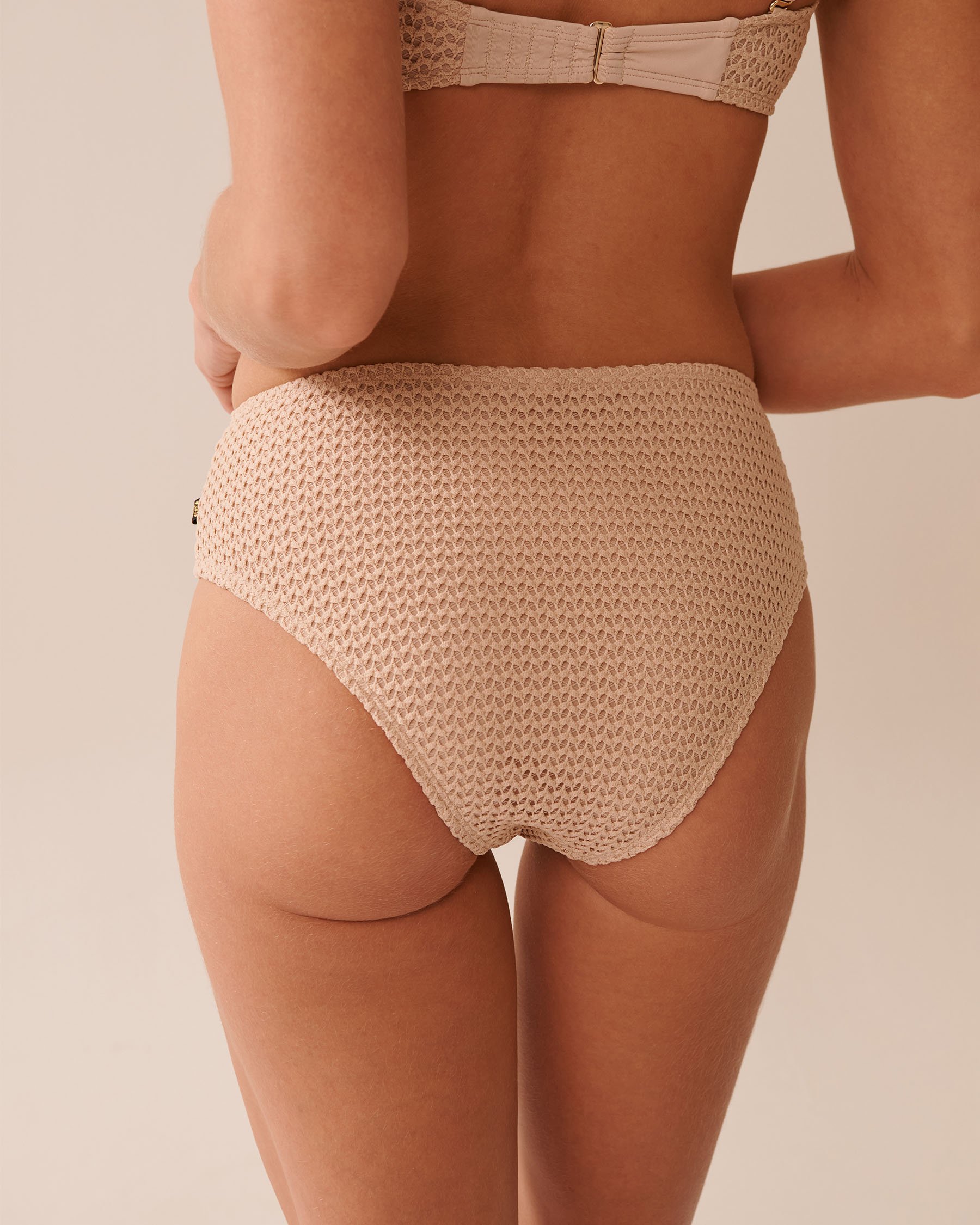 LA VIE EN ROSE AQUA WARM SAND Crochet Mid-rise Cheeky Bikini Bottom Warm Sand 70300762 - View2