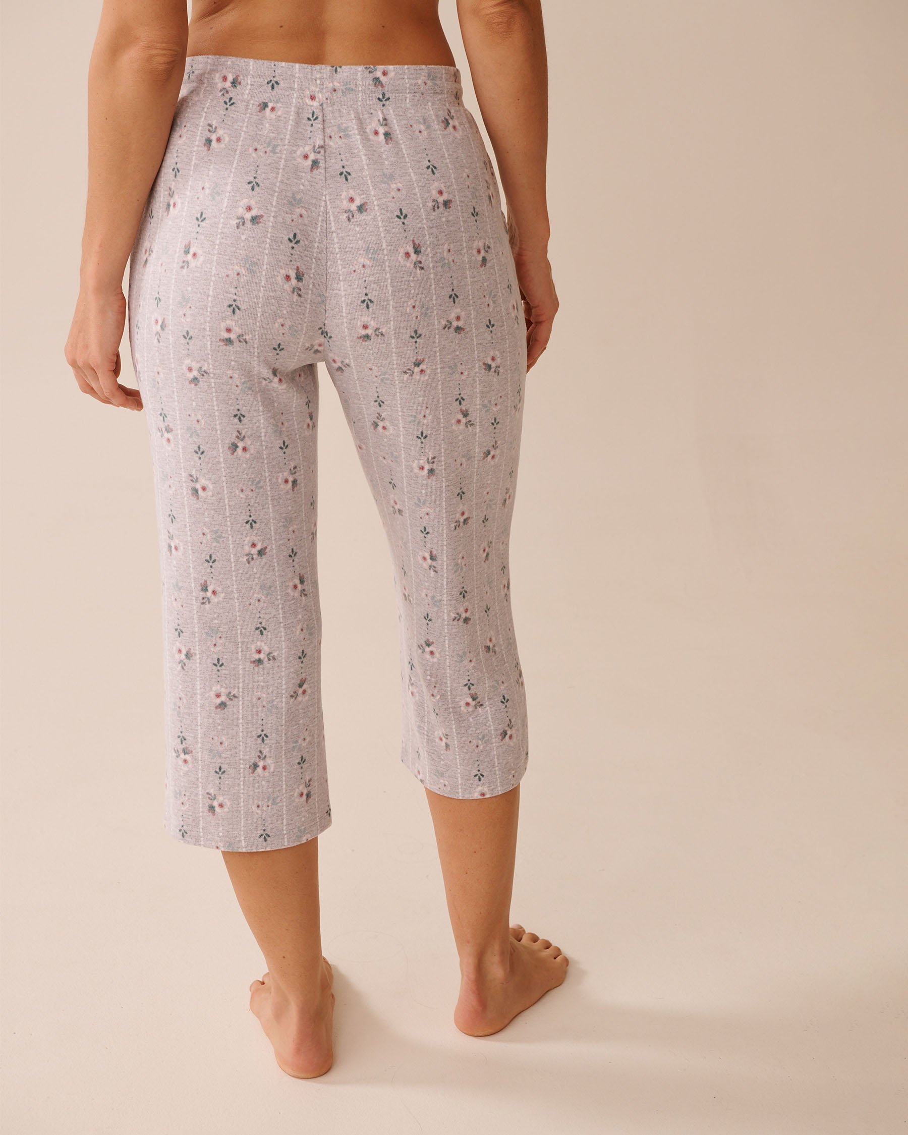 LA VIE EN ROSE Floral Print Recycled Fibers Pajama Capris Grey Floral 40200764 - View2