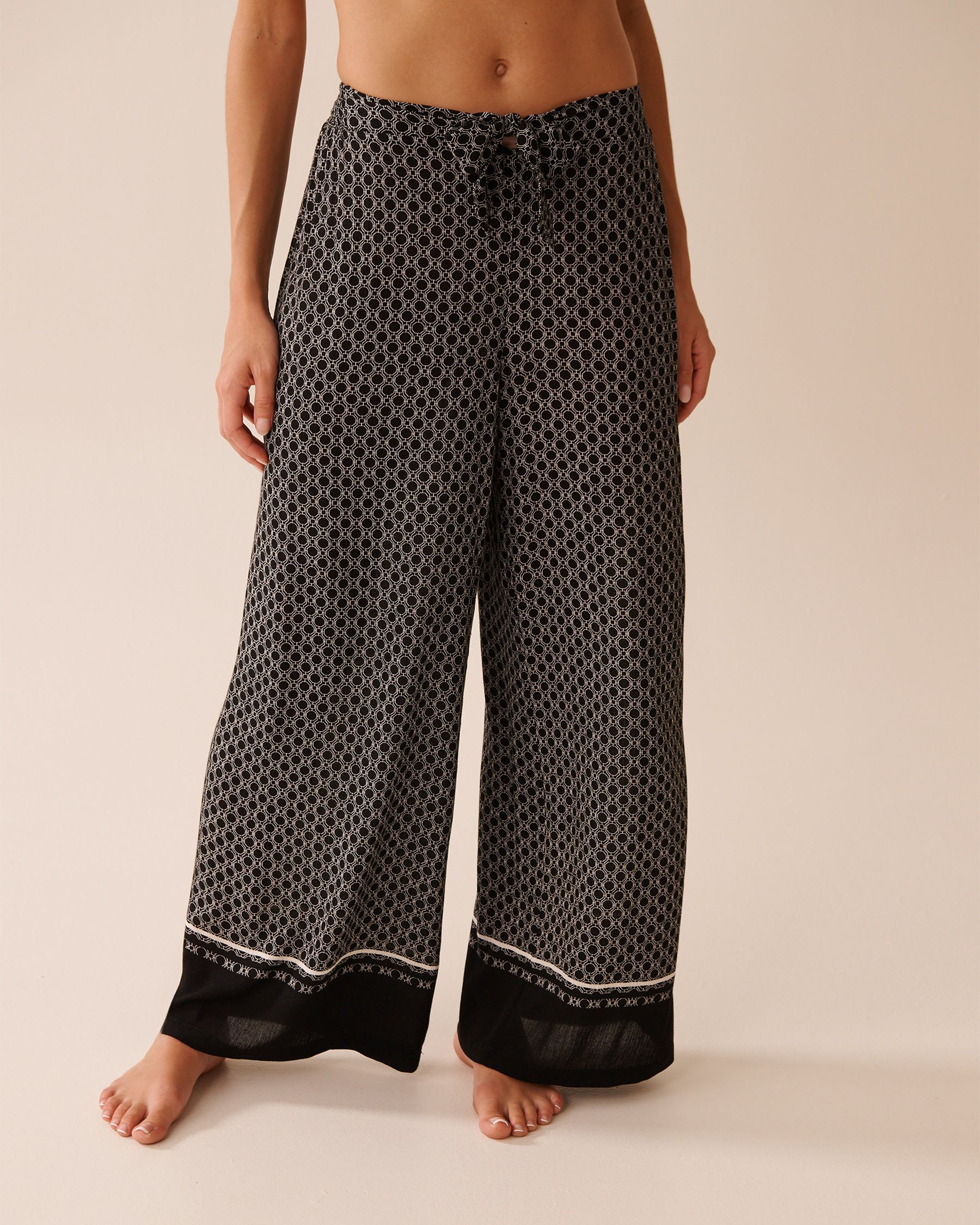 LA VIE EN ROSE AQUA Printed Gauze Pants Black Tile 80200080 - View2