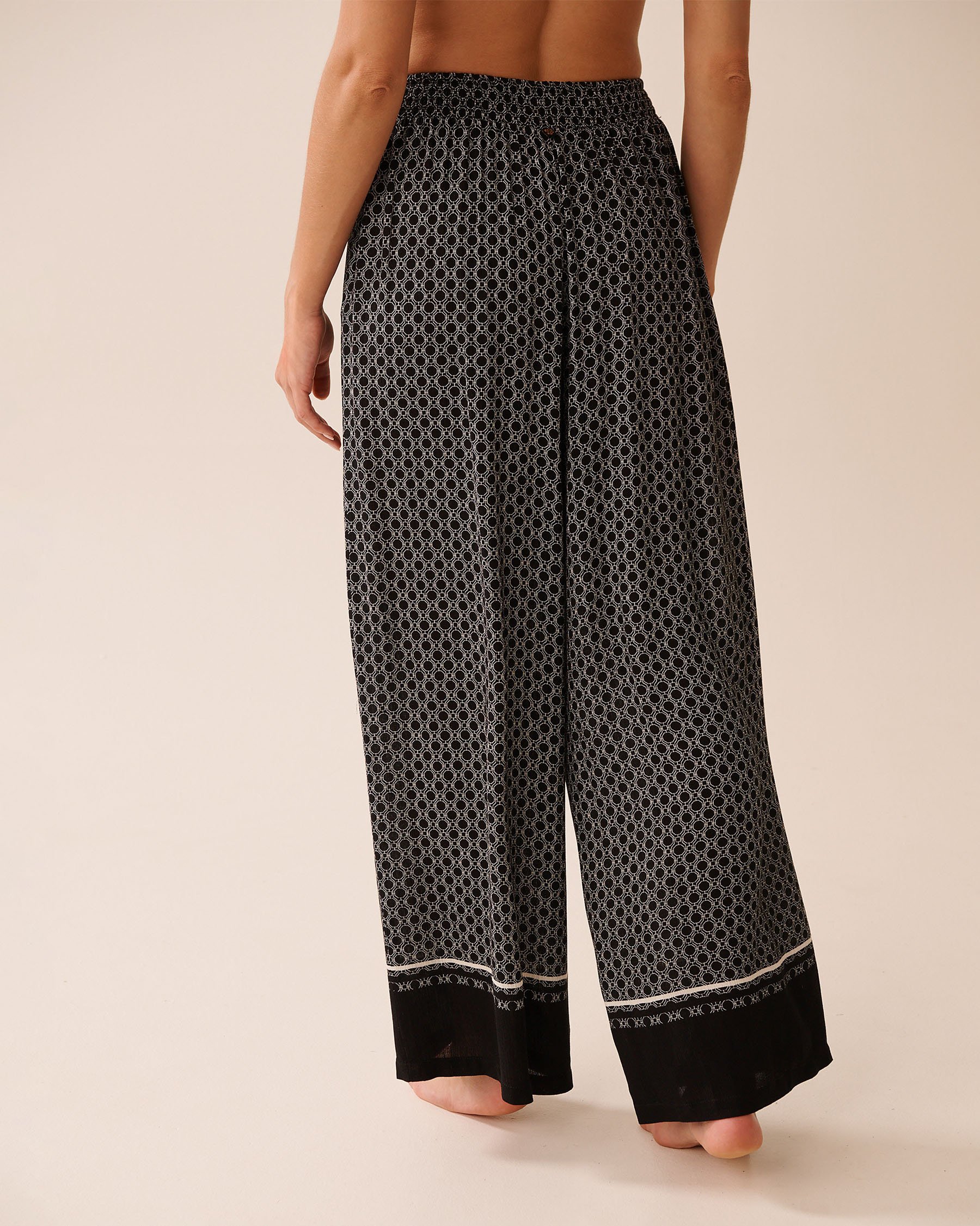 LA VIE EN ROSE AQUA Printed Gauze Pants Black Tile 80200080 - View3