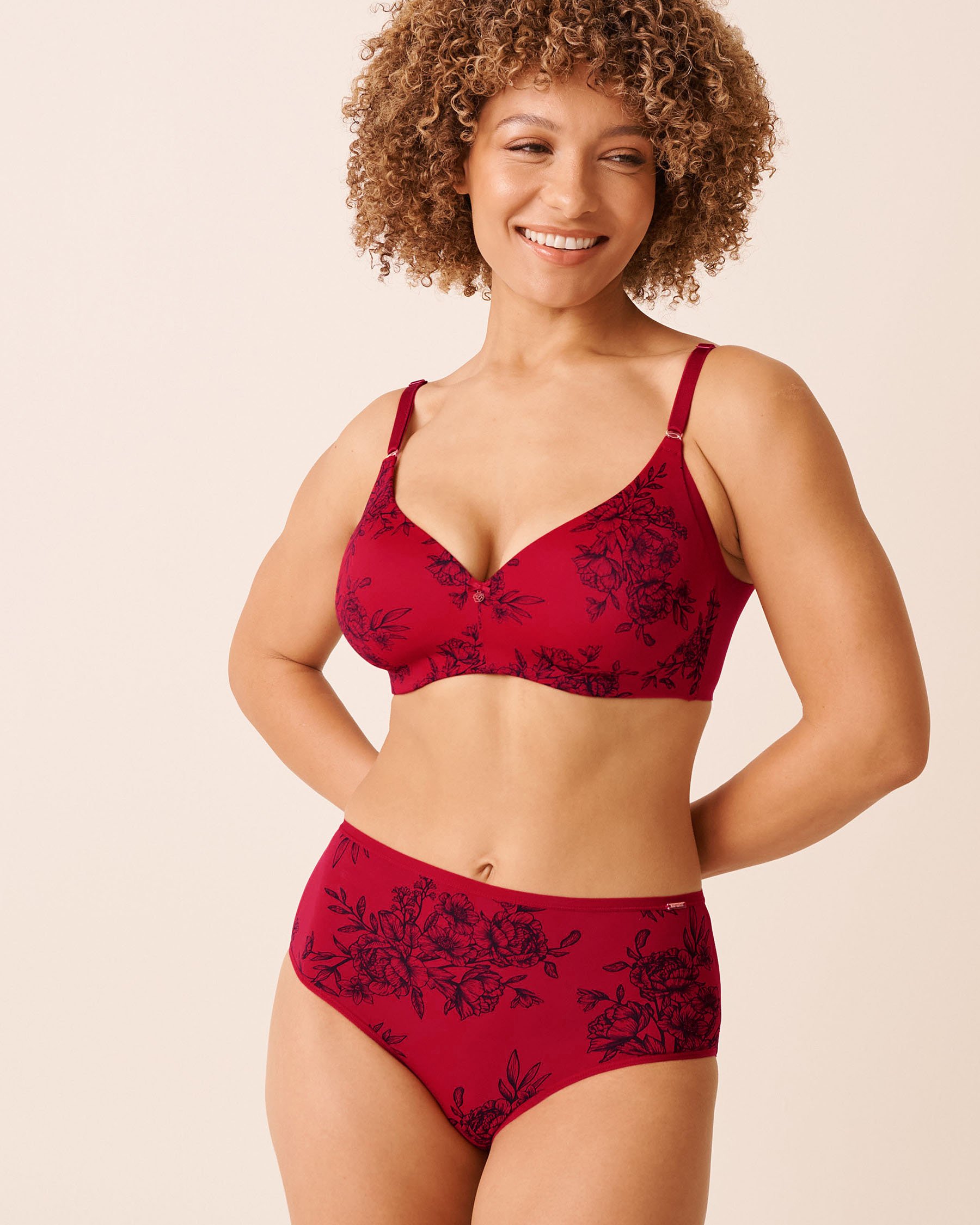 LA VIE EN ROSE Lightly Lined Wireless Sleek Back Bra Crimson Bloom 10200549 - View1