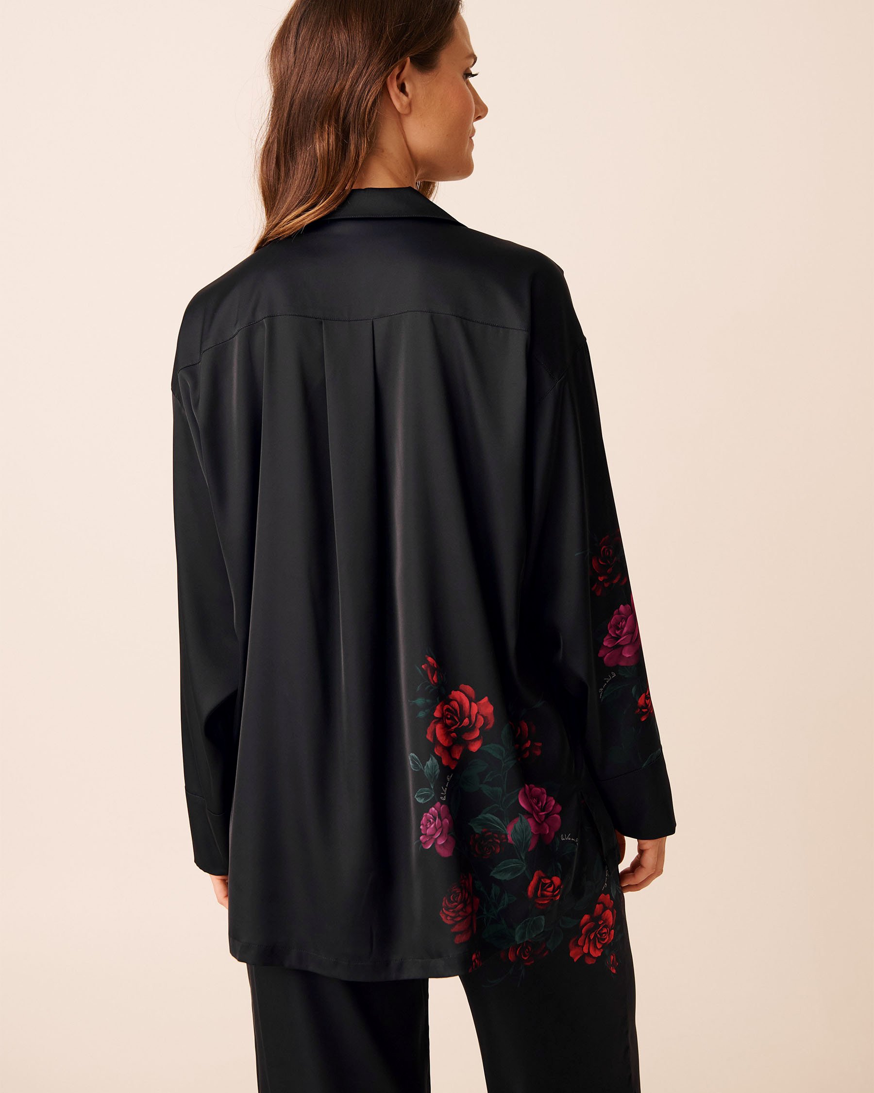 LA VIE EN ROSE Rose Print Satin Long Sleeve Button-down Shirt Black/Red Roses 60100161 - View2
