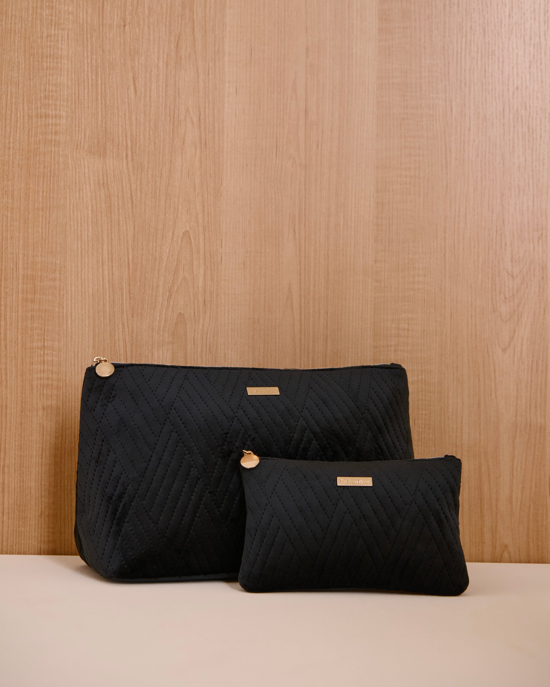 LA VIE EN ROSE 2-in-1 Velvet Cosmetic Bag Black 40700428 - View1