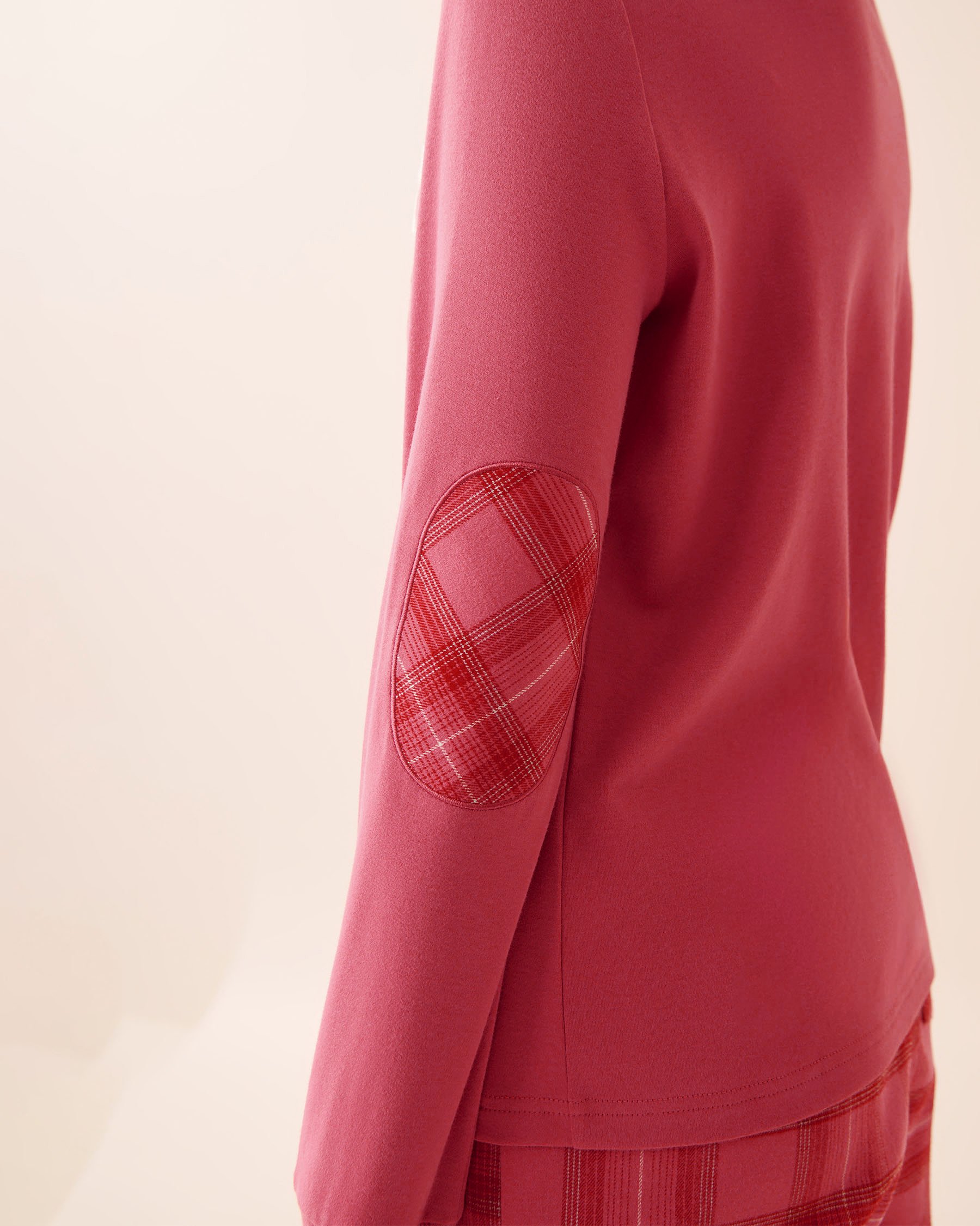 LA VIE EN ROSE Comfort & Joy Interlock Sweater Cherry Red 40100788 - View3