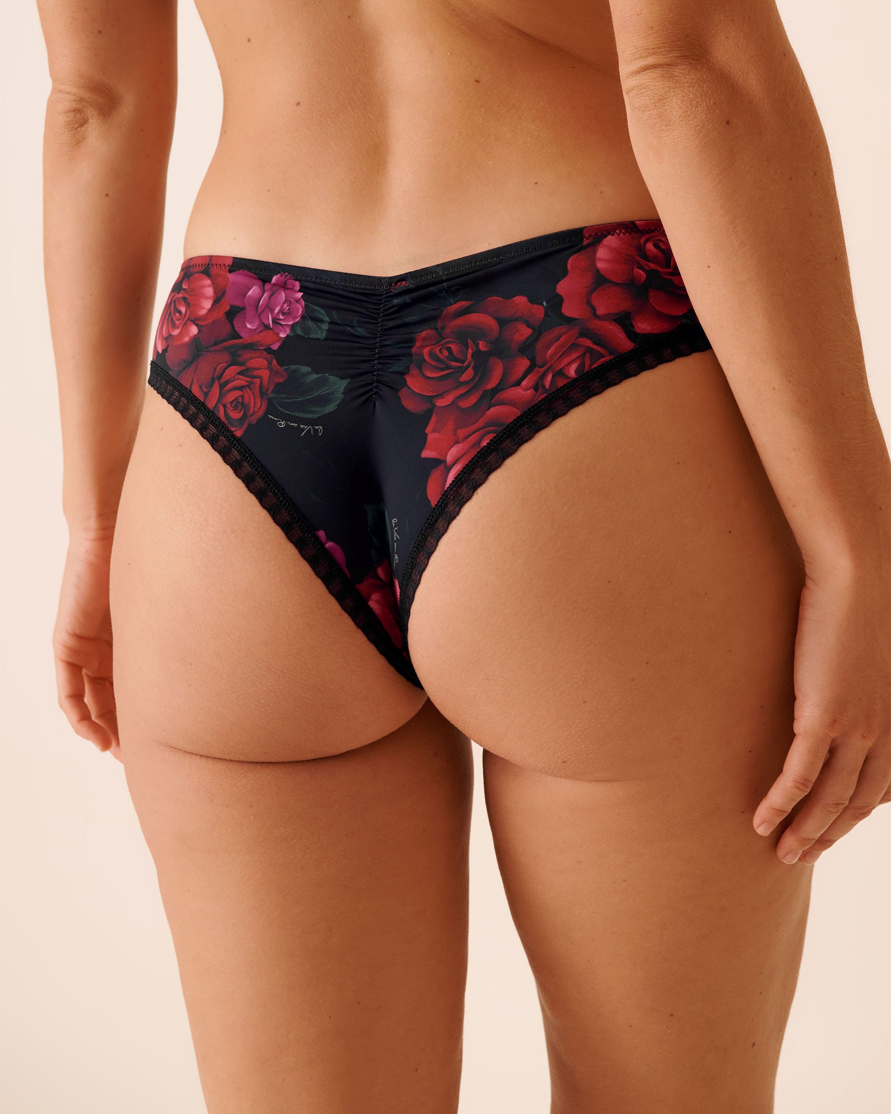 LA VIE EN ROSE Microfiber and Scalloped Lace Cheeky Panty Black/Red Roses 20300461 - View4