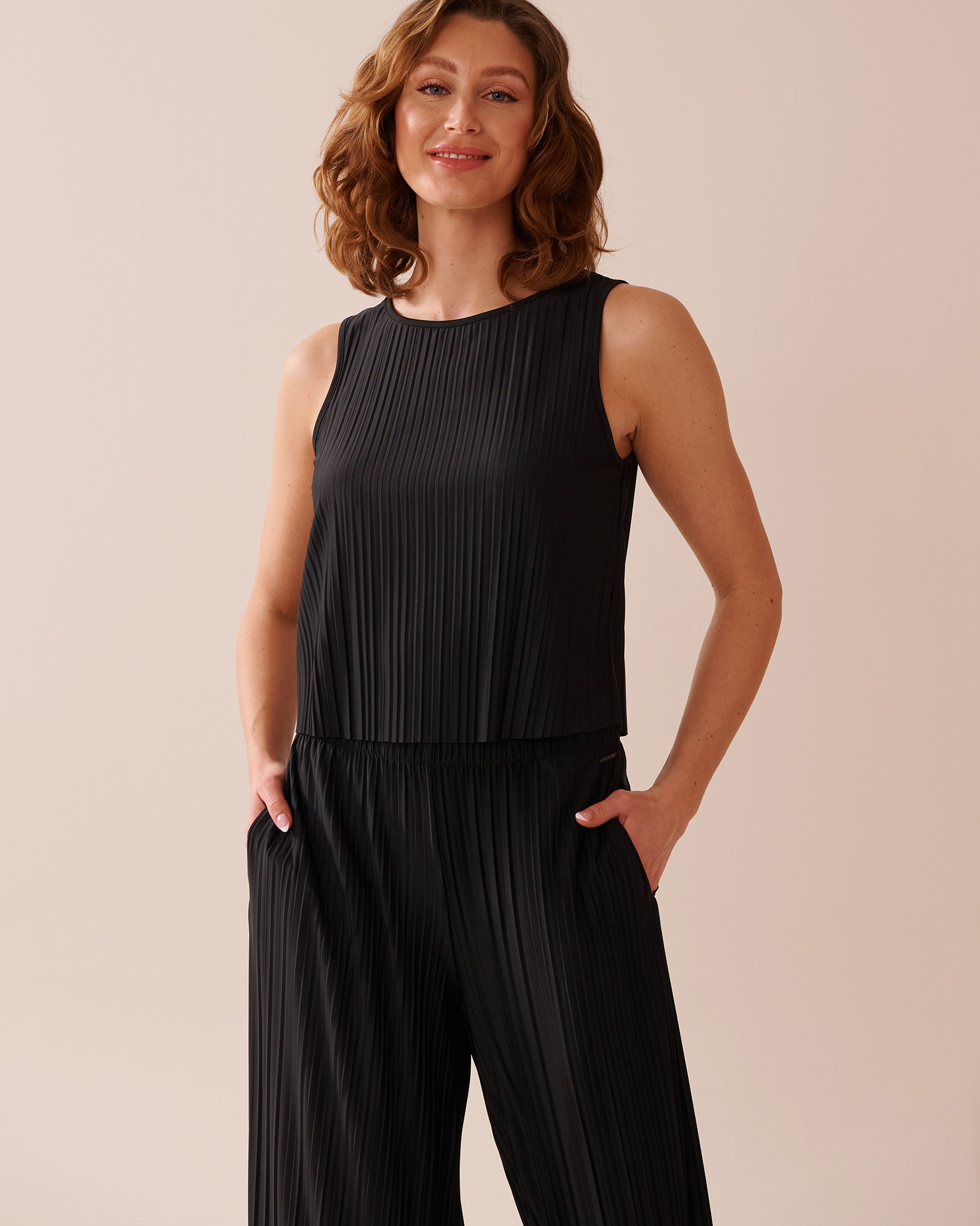 LA VIE EN ROSE Lightweight Pleated Effect Cami Black 50100104 - View1