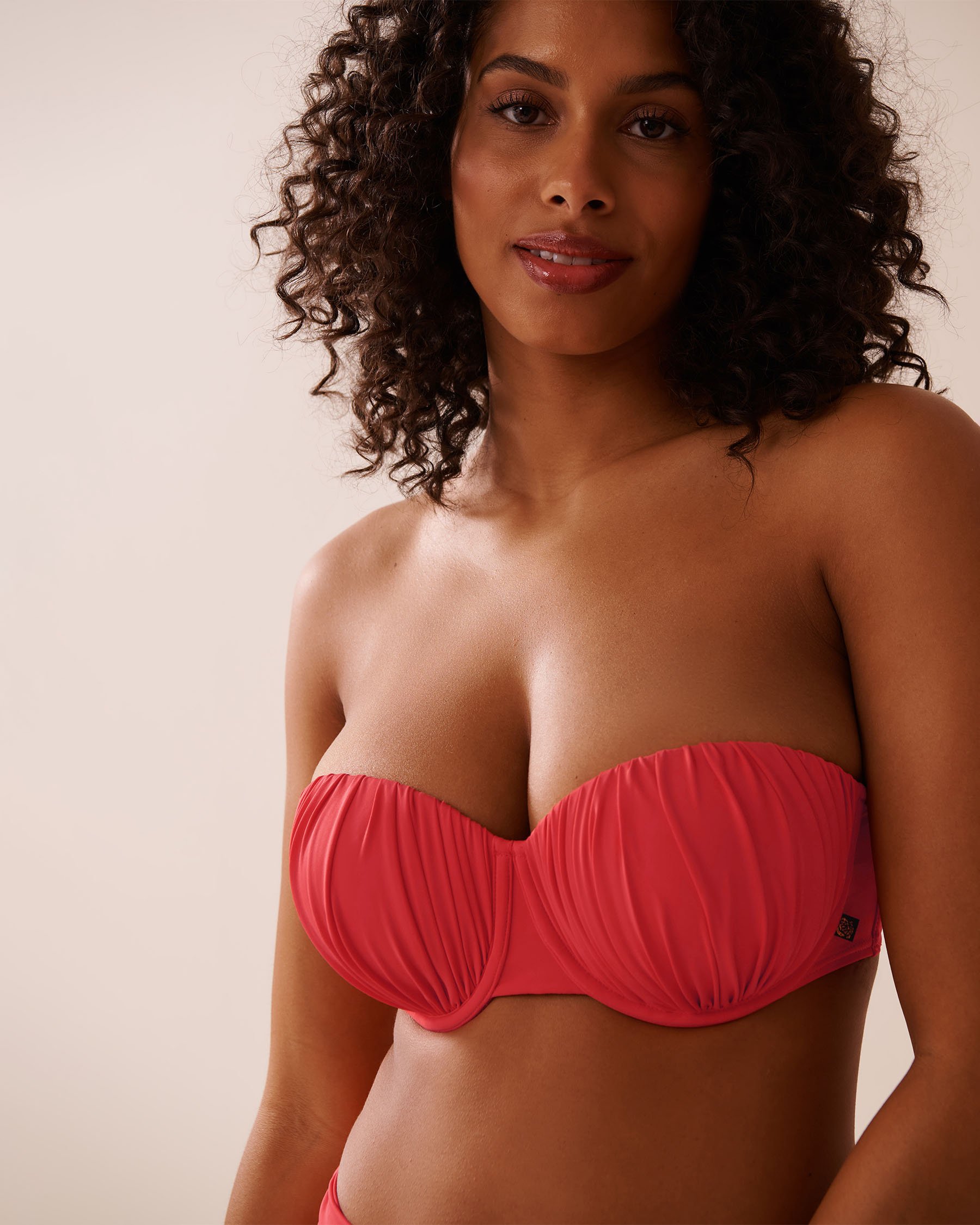 LA VIE EN ROSE AQUA HIBISCUS D Cup Shirred Bandeau Bikini Top Hibiscus Red 70200168 - View1
