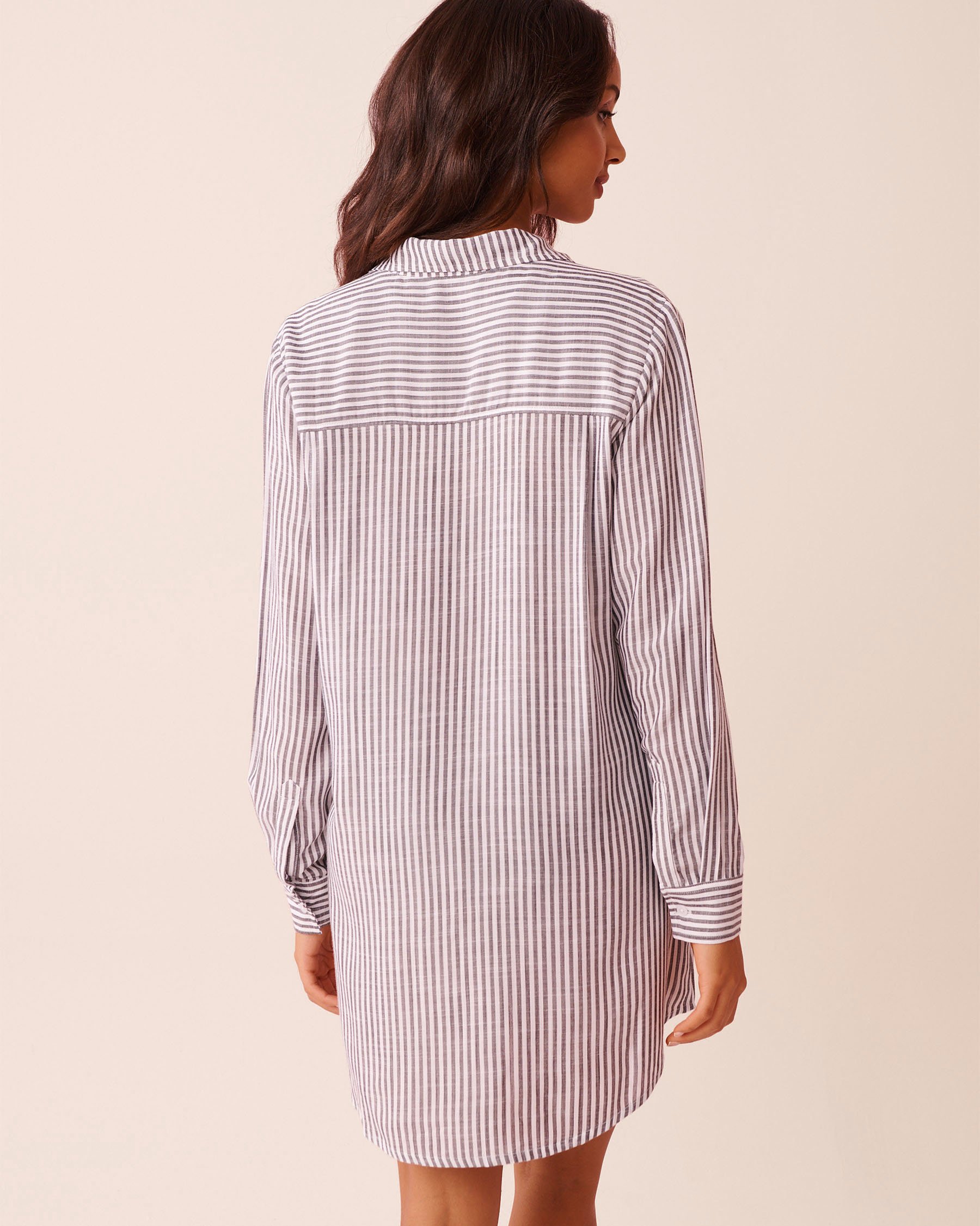 LA VIE EN ROSE AQUA Striped Long Button-down Shirt Black & White Stripes 80100042 - View2