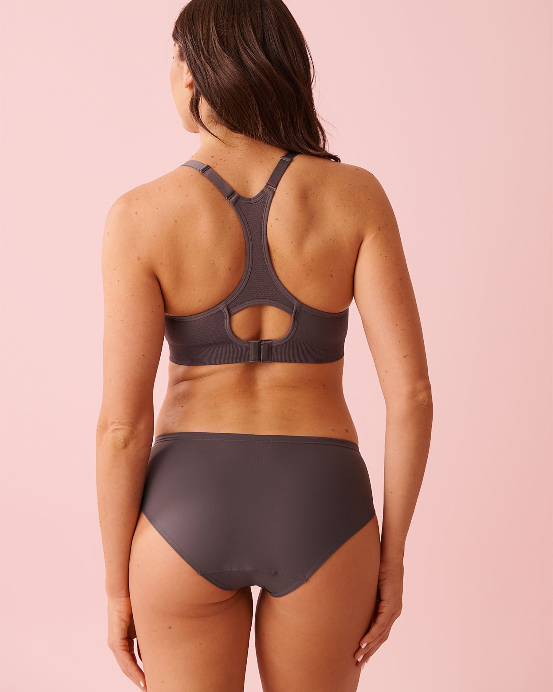 LA VIE EN ROSE Low Impact Racerback Seamless Sports Bra Magnet 10200574 - View2