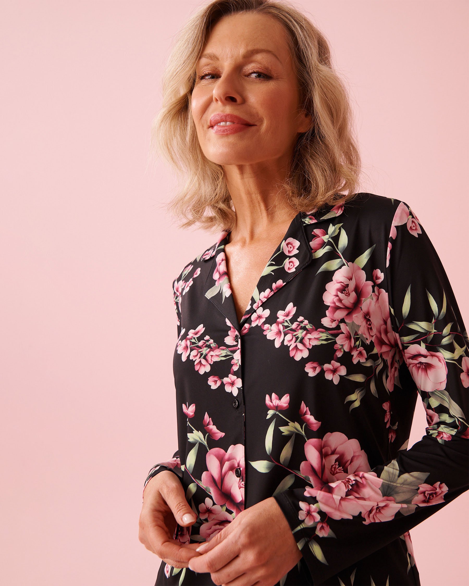 LA VIE EN ROSE Peony Print Long Sleeve Button-down Shirt Black/Pink Flowers 60100175 - View3