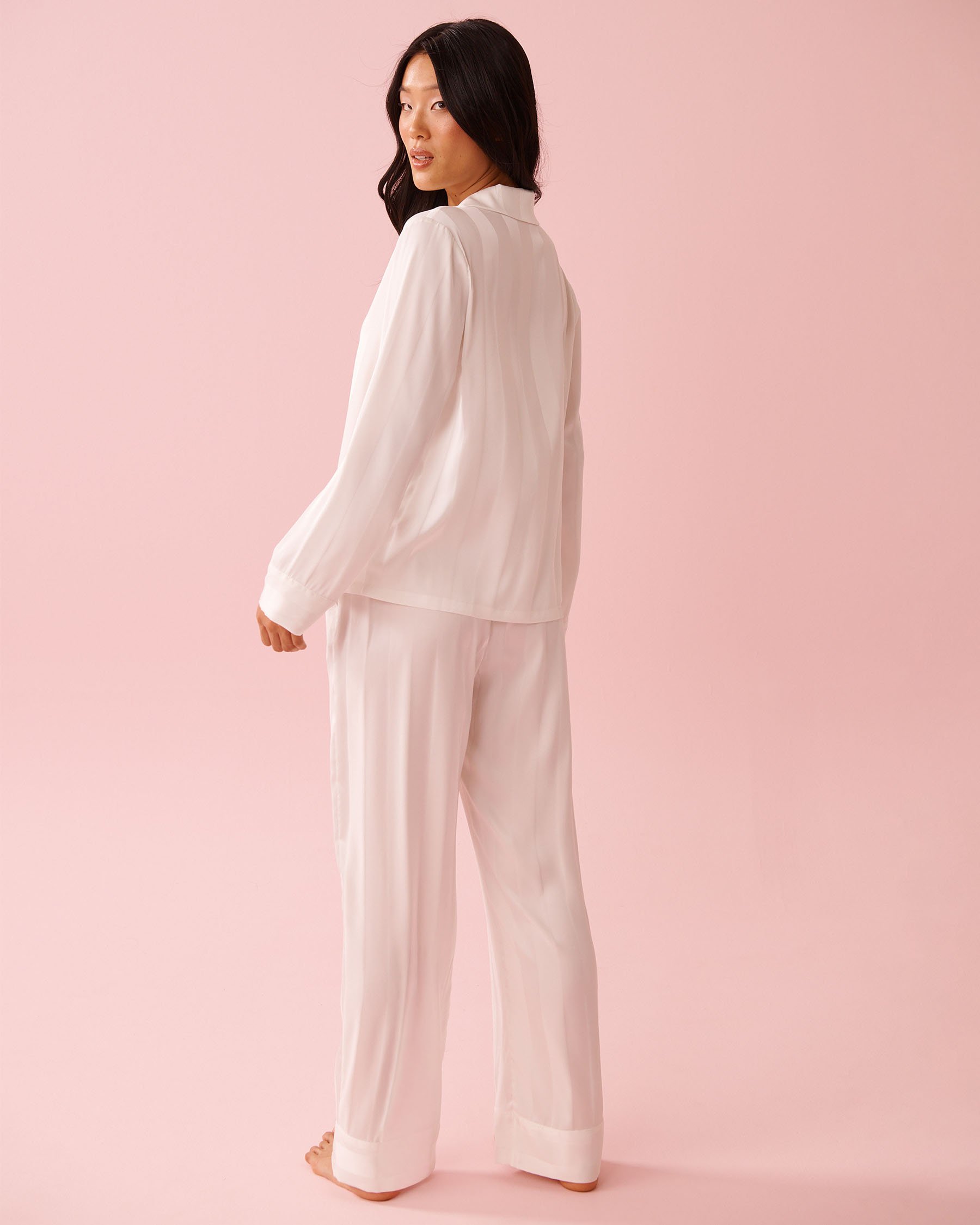 LA VIE EN ROSE Striped Long Sleeve Satin Pajama Set White 60400069 - View2