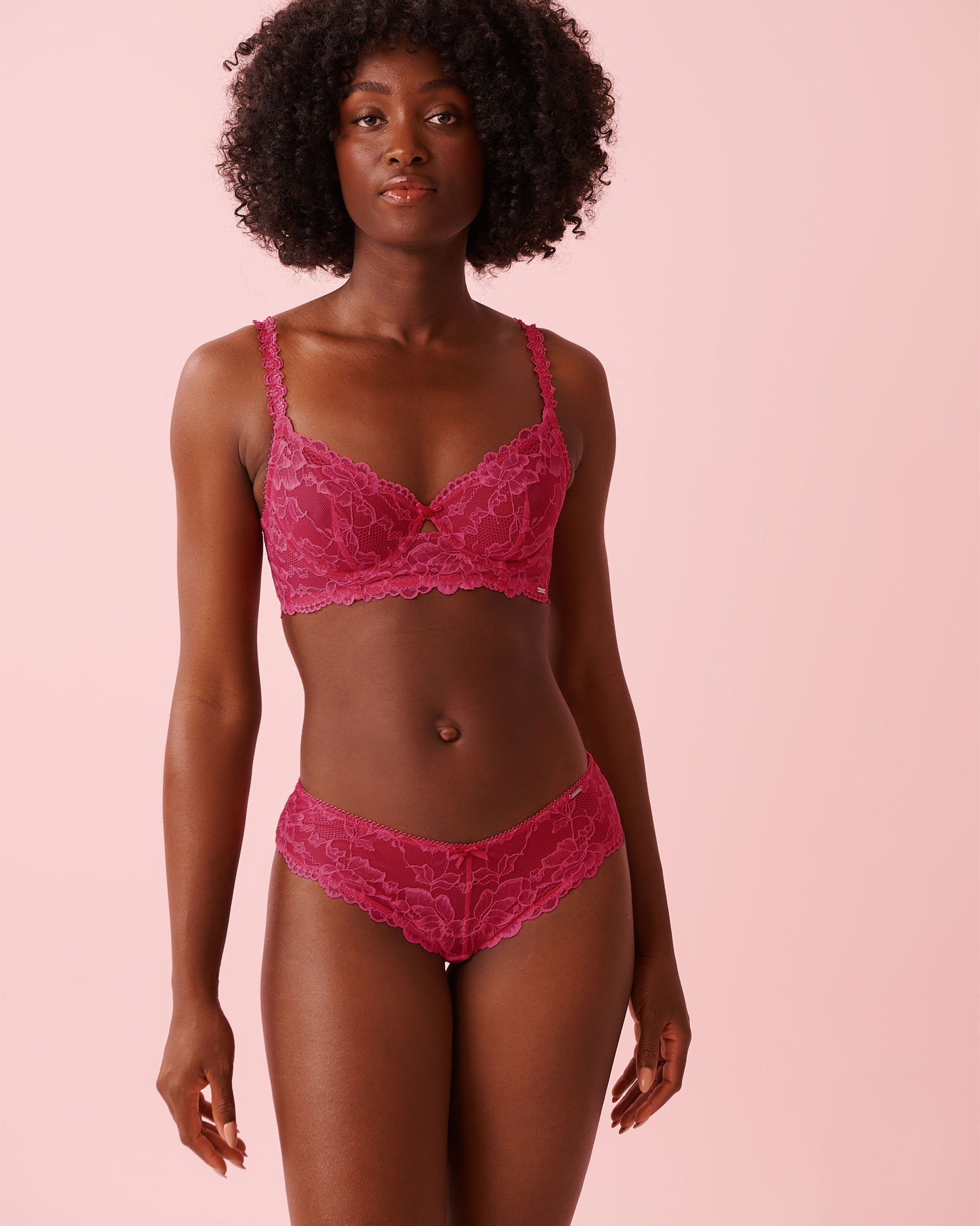 LA VIE EN ROSE Lace Garter Cheeky Panty Fuchsia Pink 20300472 - View6