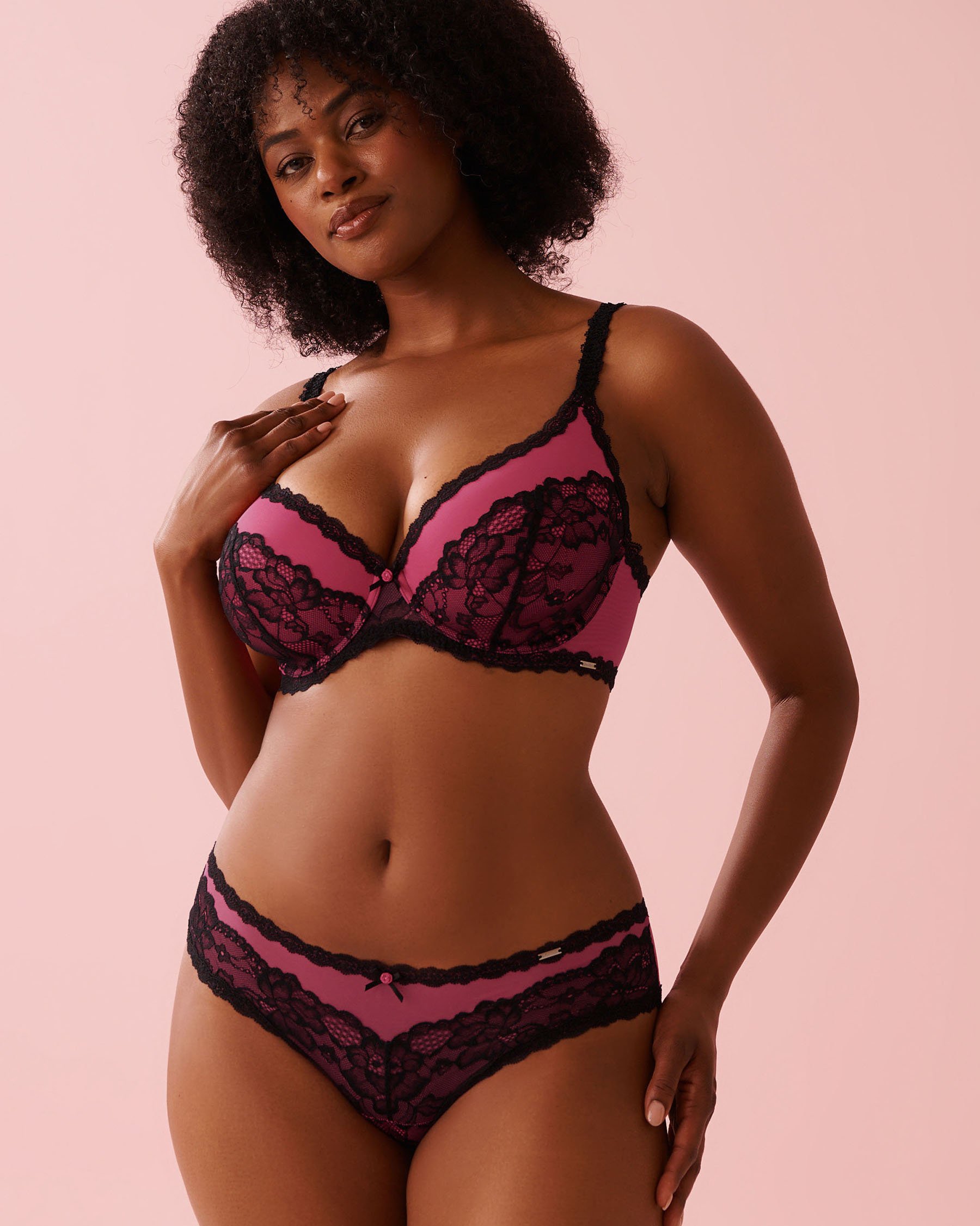LA VIE EN ROSE Lace and Mesh Cheeky Panty Fuchsia Pink 20300471 - View6