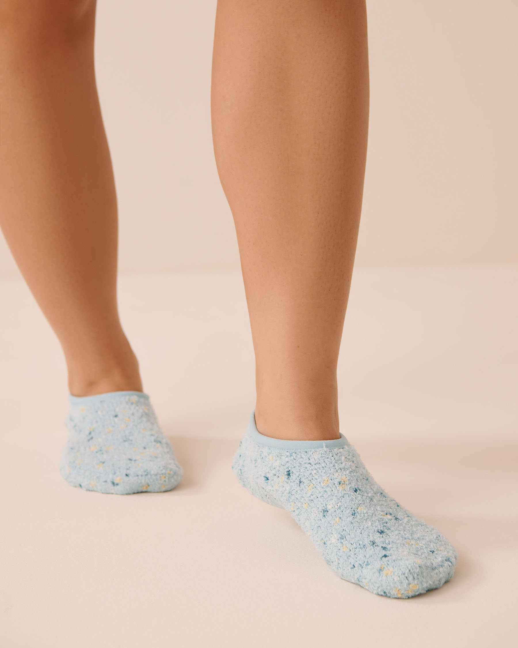 LA VIE EN ROSE Chenille Slipper Socks Blue 40700463 - View1