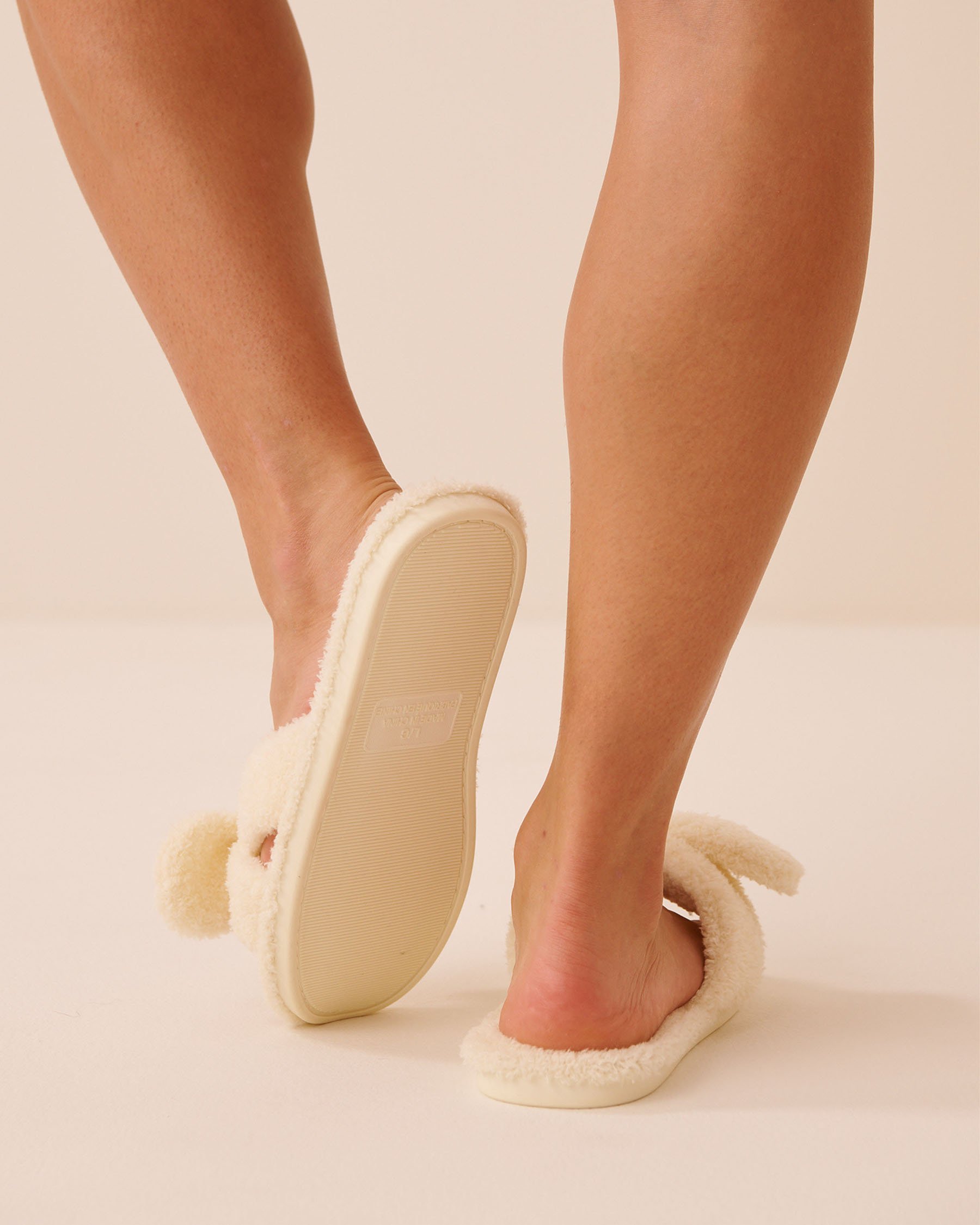 LA VIE EN ROSE Bow Soft Plush Slide Slippers Yellow 40700466 - View3