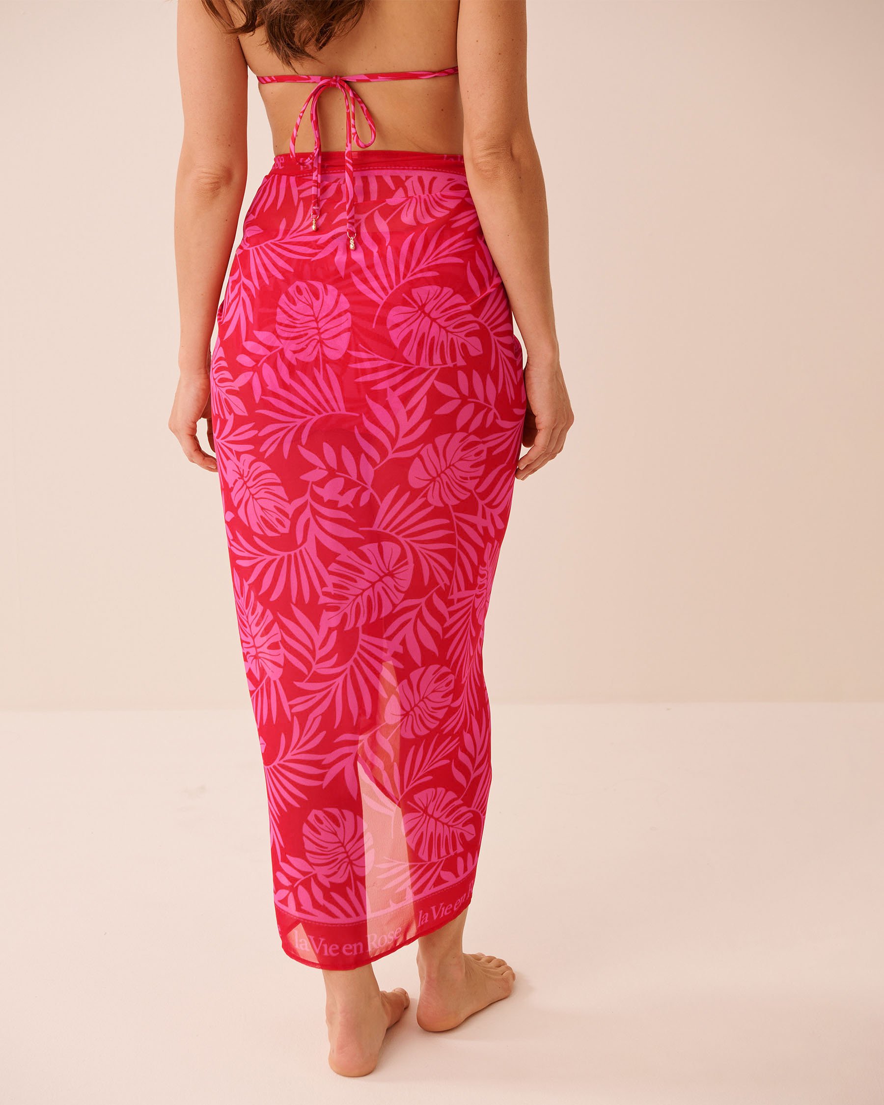 LA VIE EN ROSE AQUA Long Chiffon Pareo Red & Pink Tropical 80200097 - View2