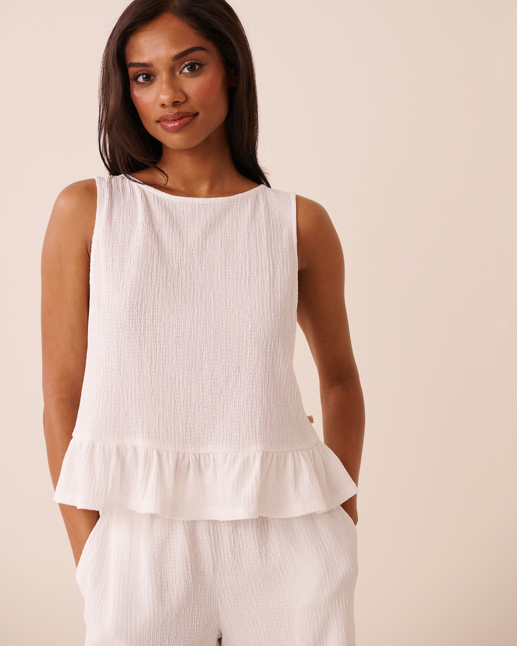 LA VIE EN ROSE AQUA Ruffled Crepe Knit Cami White 80100050 - View1