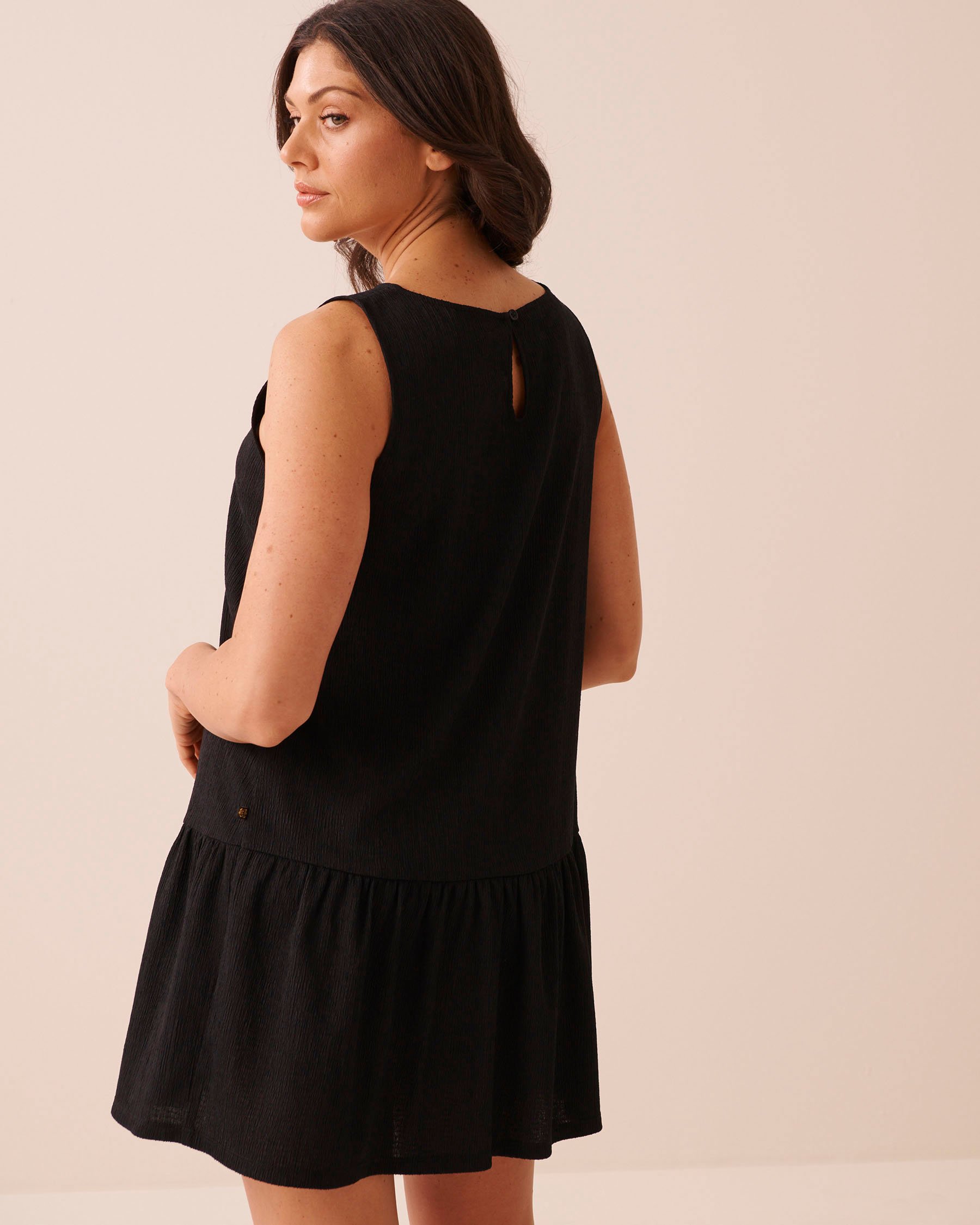 LA VIE EN ROSE AQUA Ruffled Crepe Knit Short Dress Black 80300140 - View2