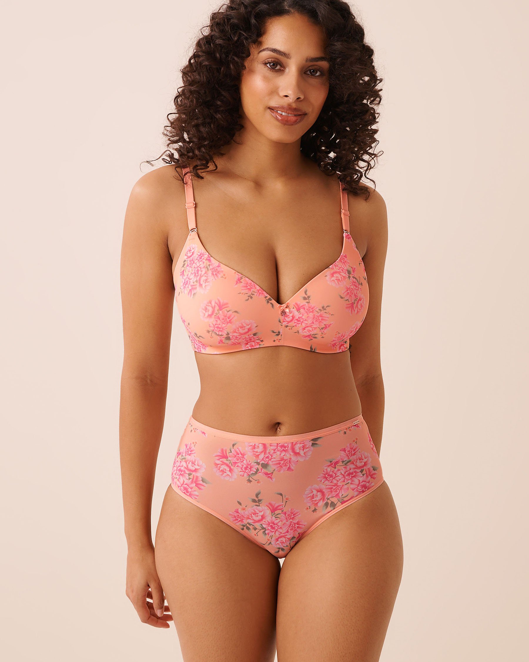 LA VIE EN ROSE Lightly Lined Wireless Sleek Back Bra Peach/Pink Flowers 10200606 - View1