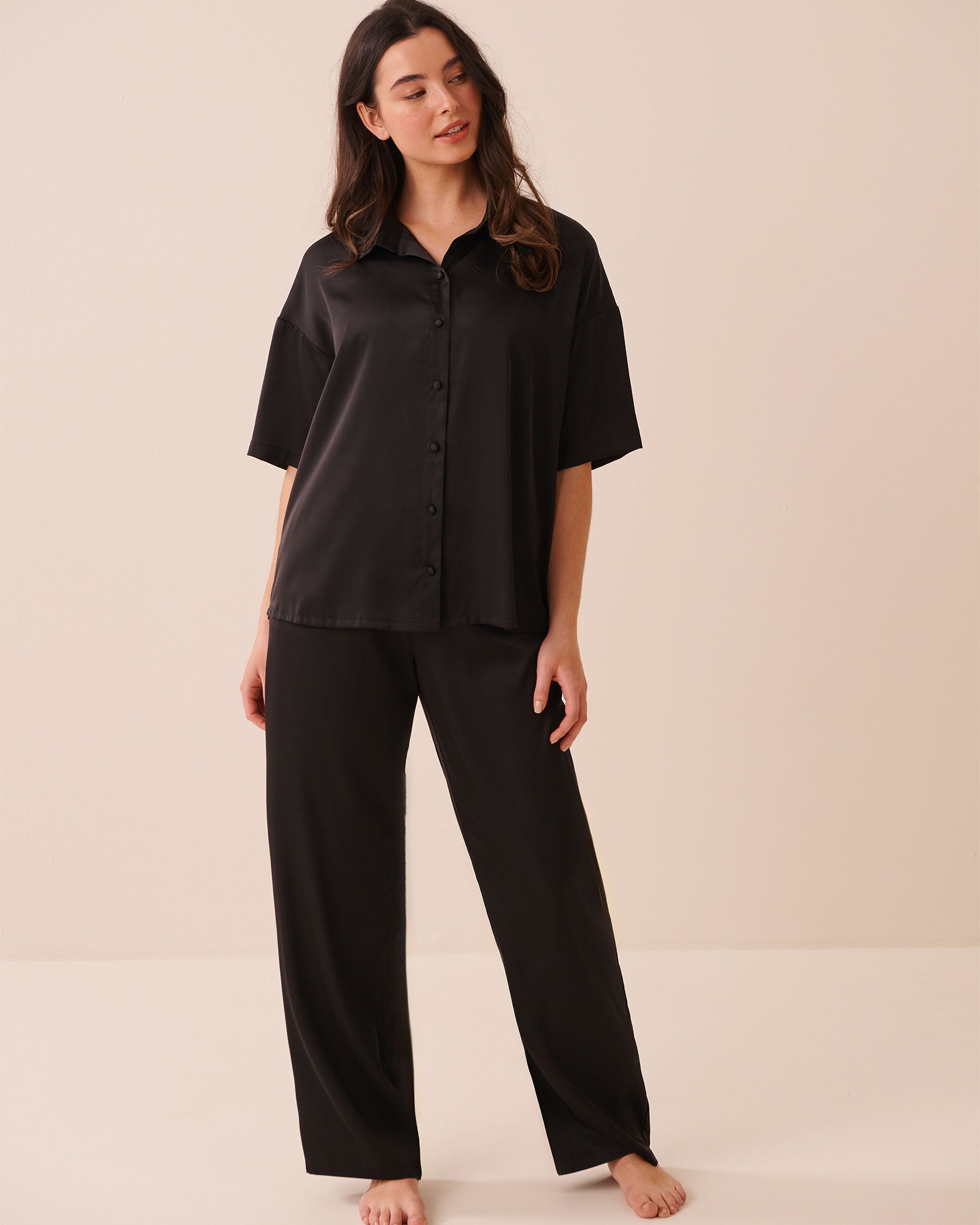 LA VIE EN ROSE Short Sleeve Satin Pajama Set Black 60400076 - View1