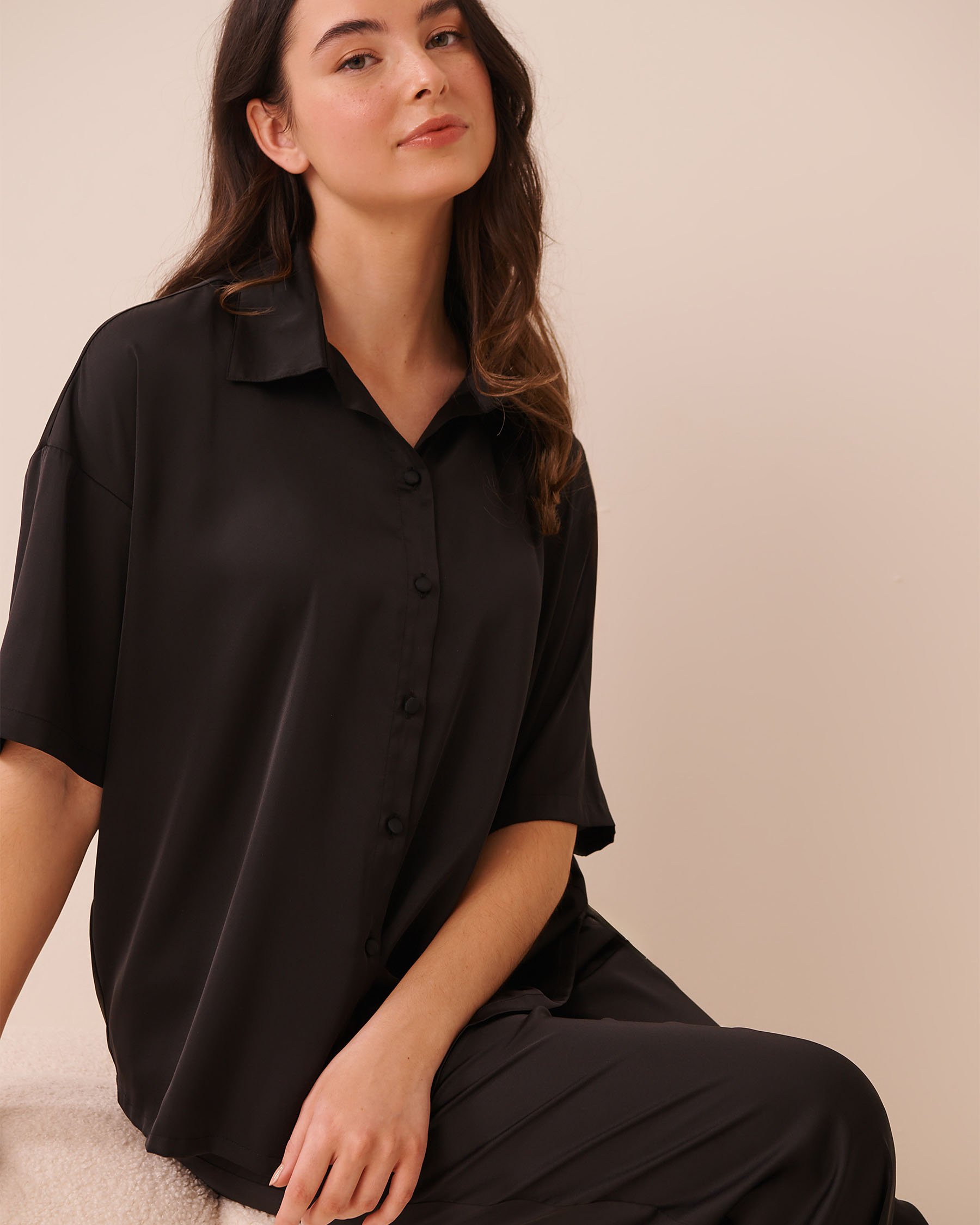 LA VIE EN ROSE Short Sleeve Satin Pajama Set Black 60400076 - View3