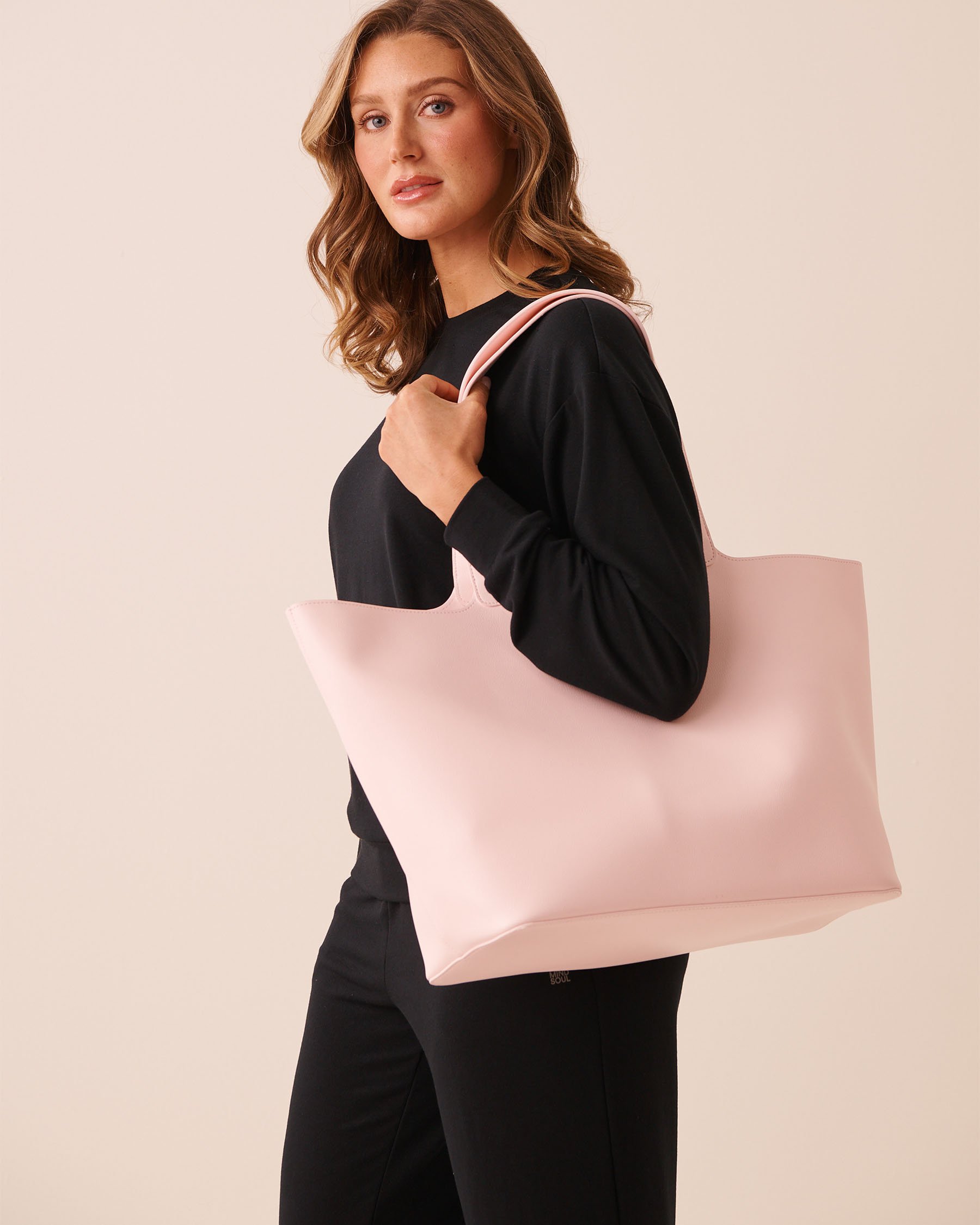 LA VIE EN ROSE Faux Leather Tote Bag Pink 40700478 - View8