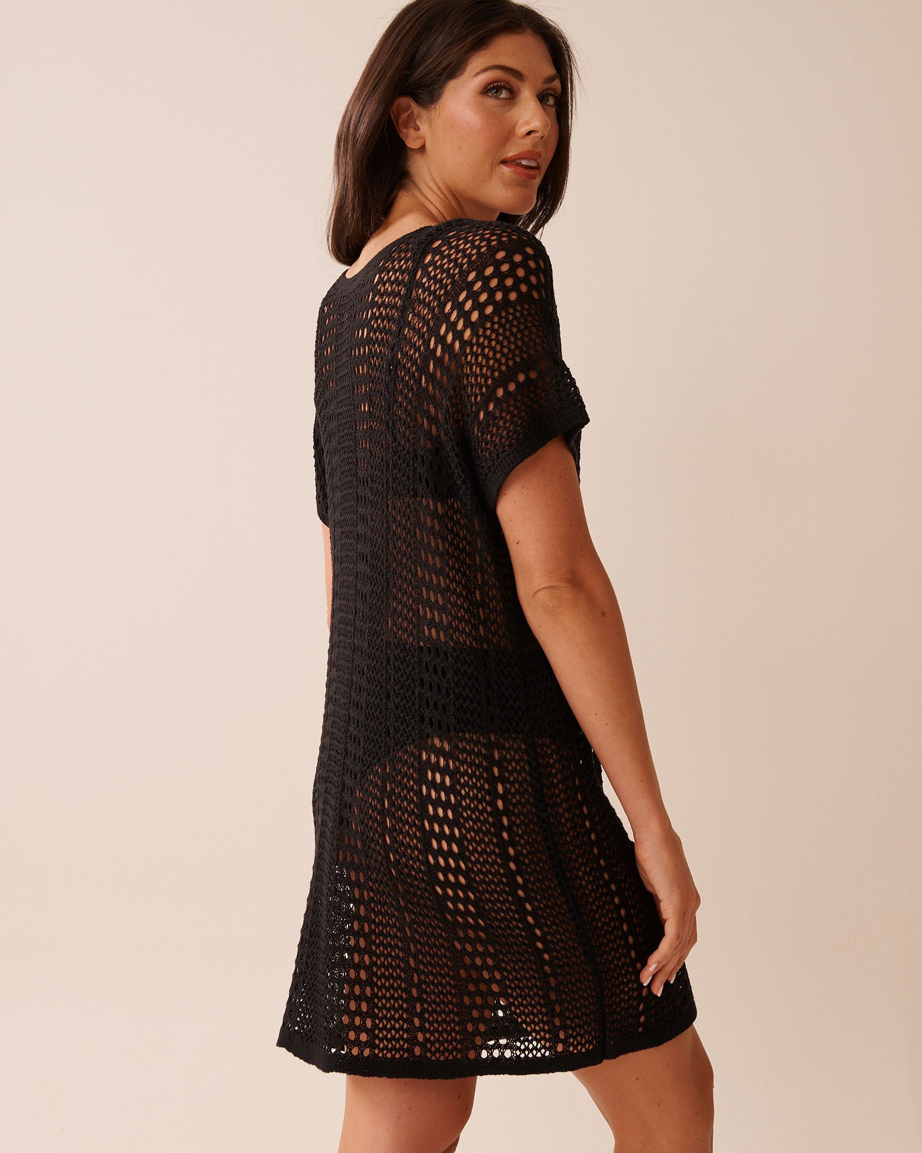 LA VIE EN ROSE AQUA Short Sleeve Crochet Tunic Black 80400074 - View2