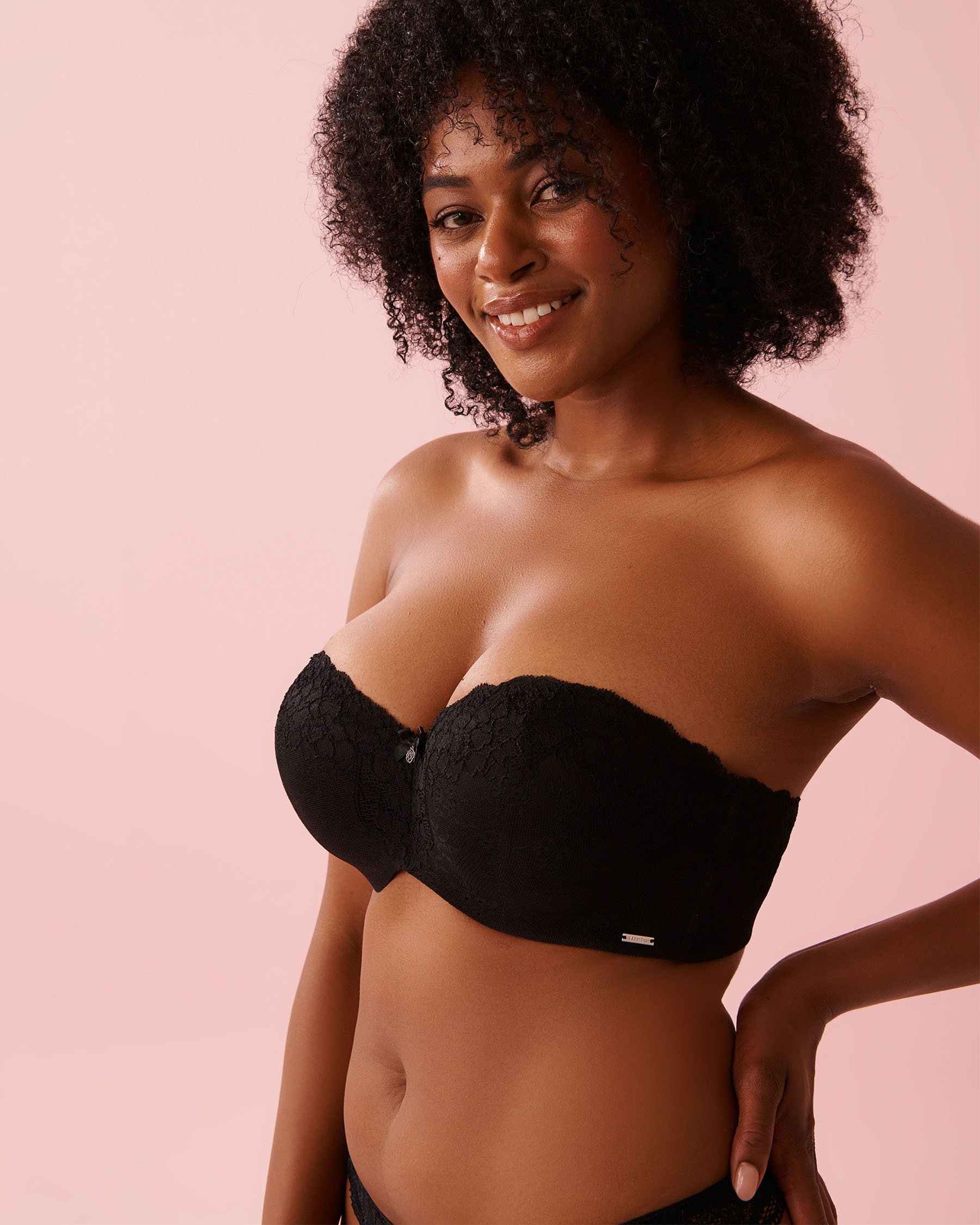 LA VIE EN ROSE Lightly Lined Memory Foam Convertible Strapless Bra Black Lace 618-112-1-00 - View5