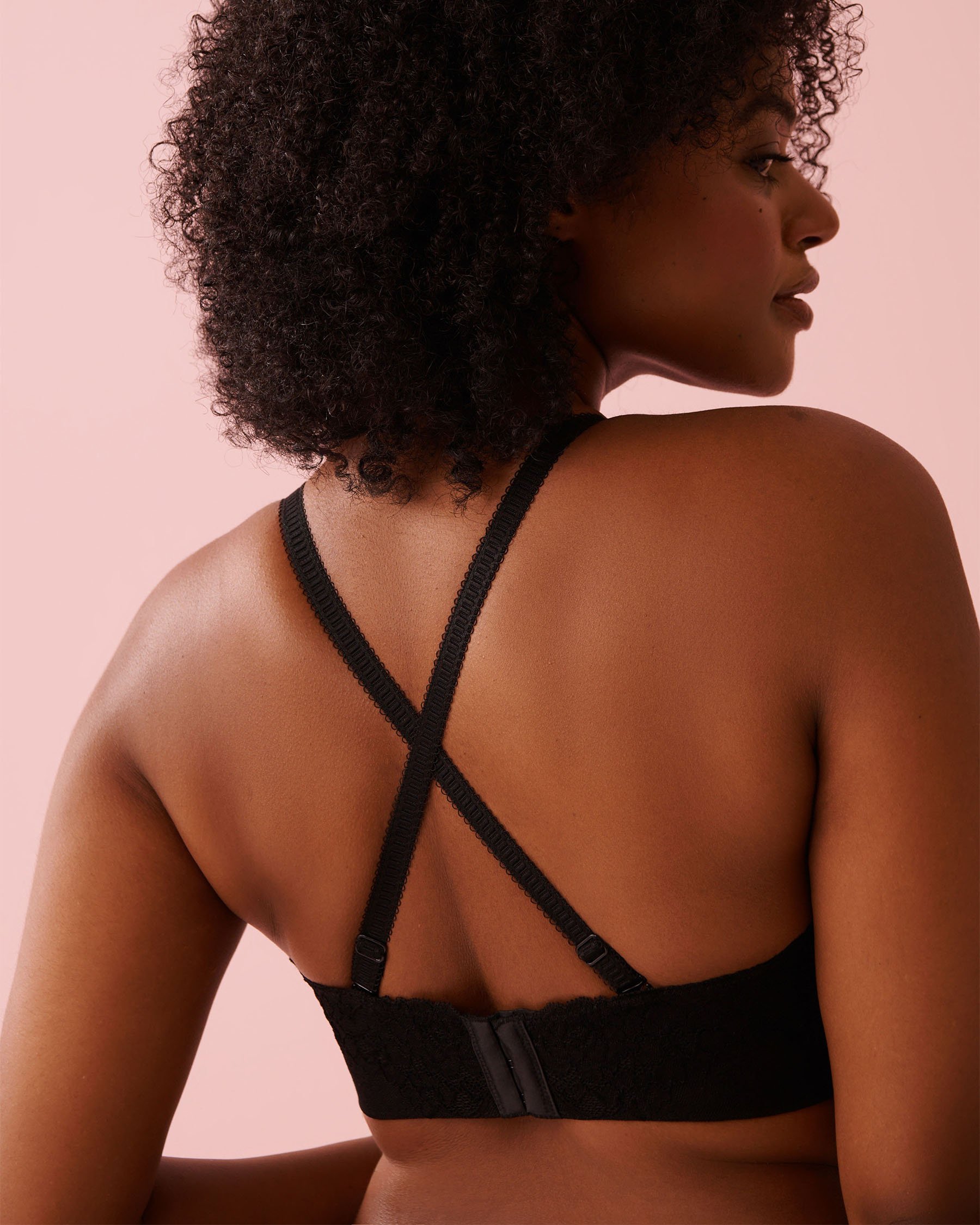 LA VIE EN ROSE Lightly Lined Memory Foam Convertible Strapless Bra Black Lace 618-112-1-00 - View8