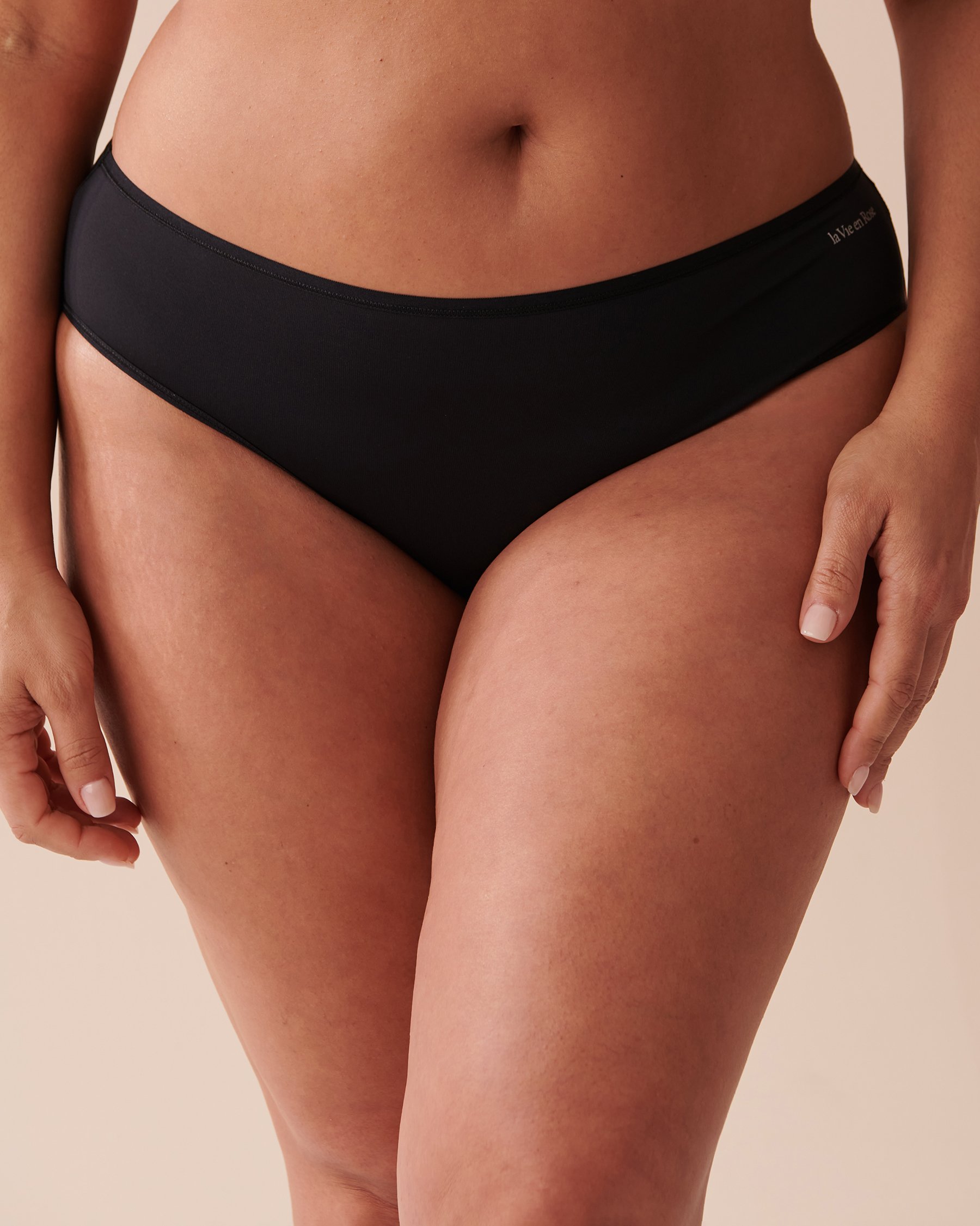 LA VIE EN ROSE Microfiber Sleek Back Bikini Panty Black 169-122-0-00 - View5