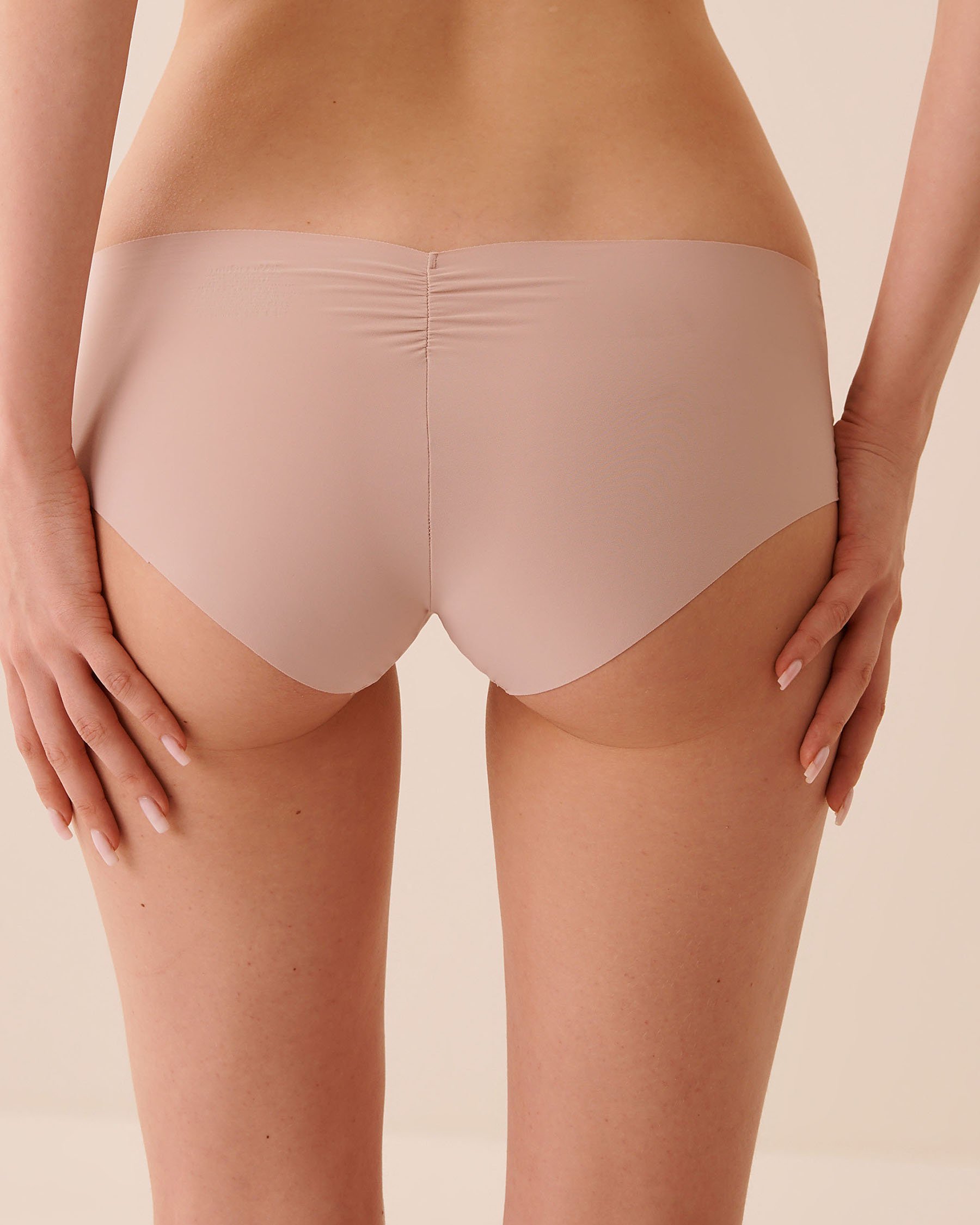 LA VIE EN ROSE Microfiber Invisible Hiphugger Panty Shadow Grey 20200183 - View2