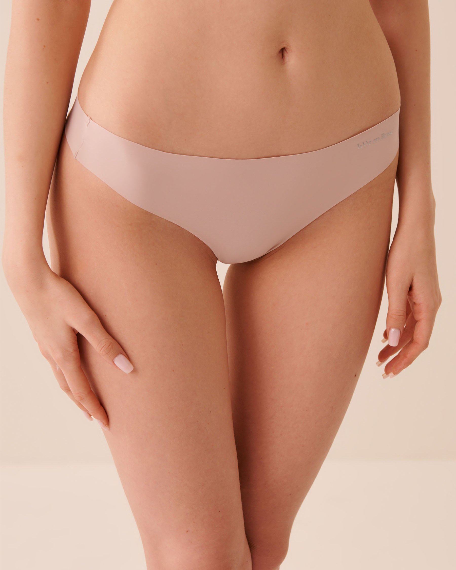 LA VIE EN ROSE Microfiber Invisible Thong Panty Shadow Grey 20200182 - View1
