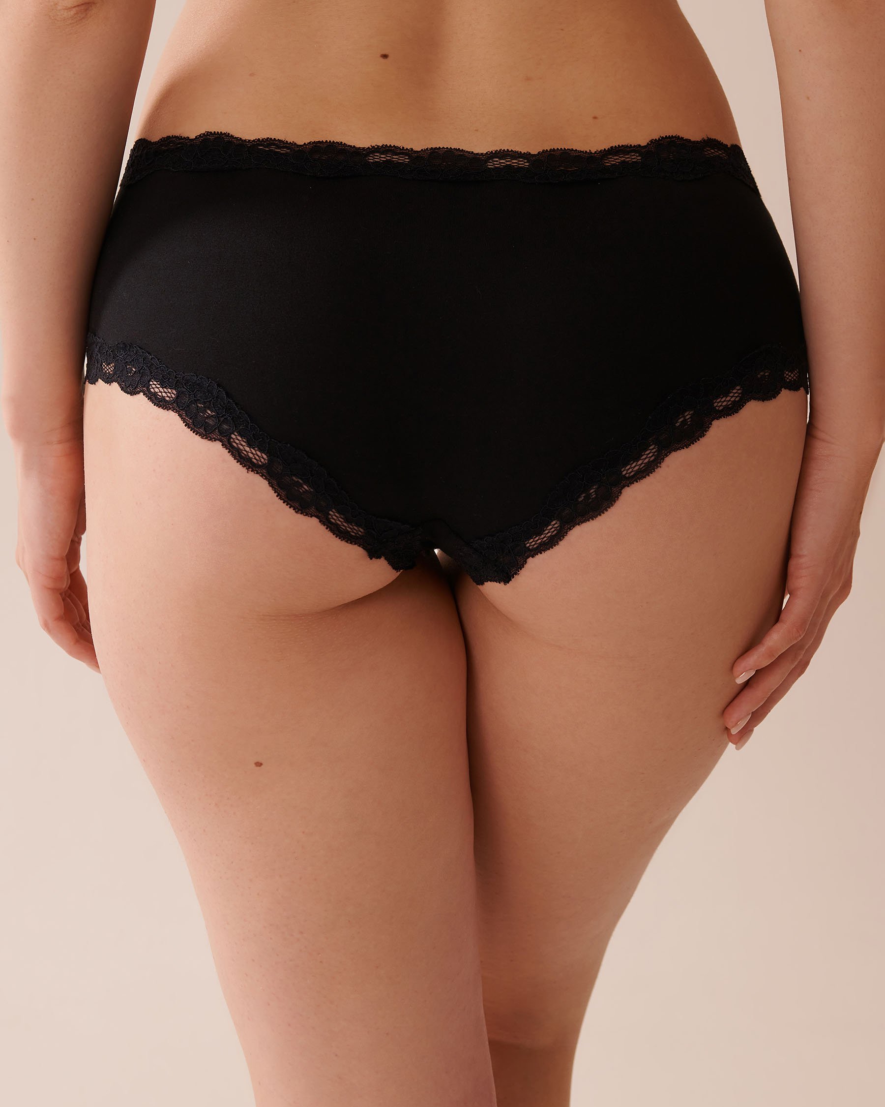 LA VIE EN ROSE Super Soft Lace Trim Boyshort Panty Black 20100246 - View2