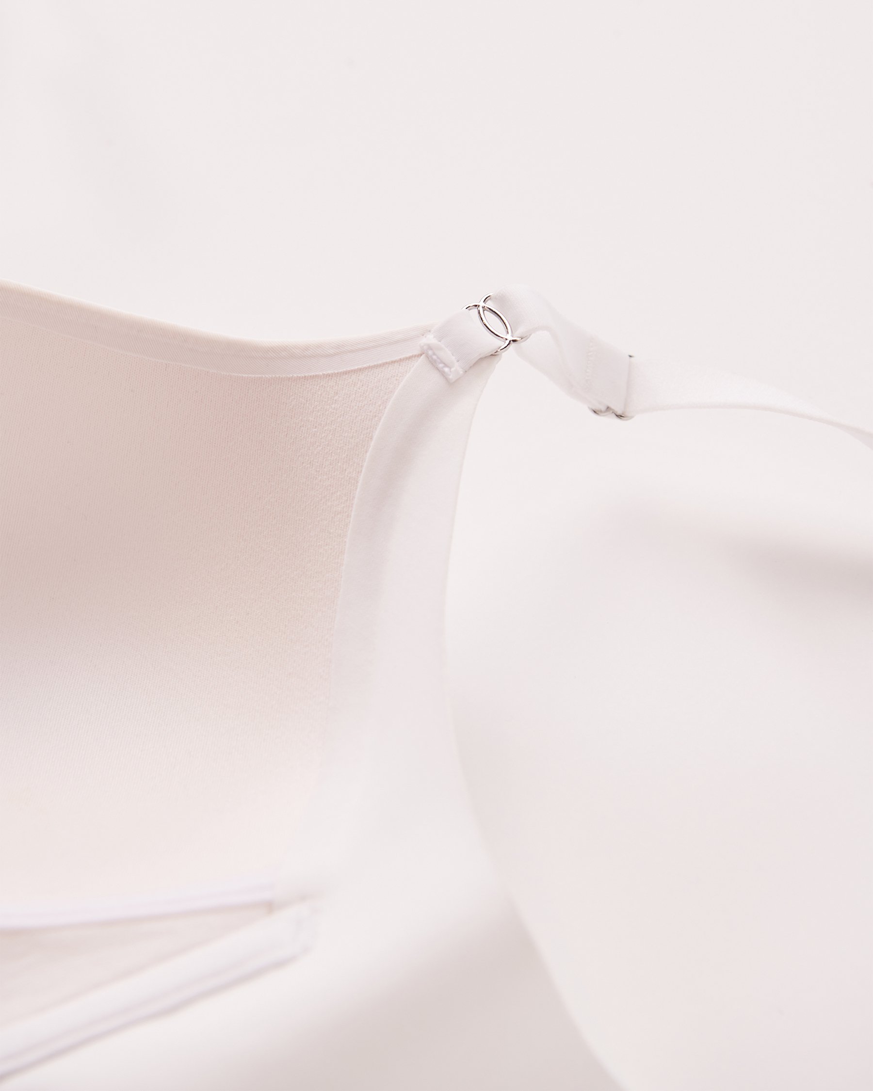 LA VIE EN ROSE Lightly Lined Wireless Sleek Back Bra White 169-113-2-00 - View8