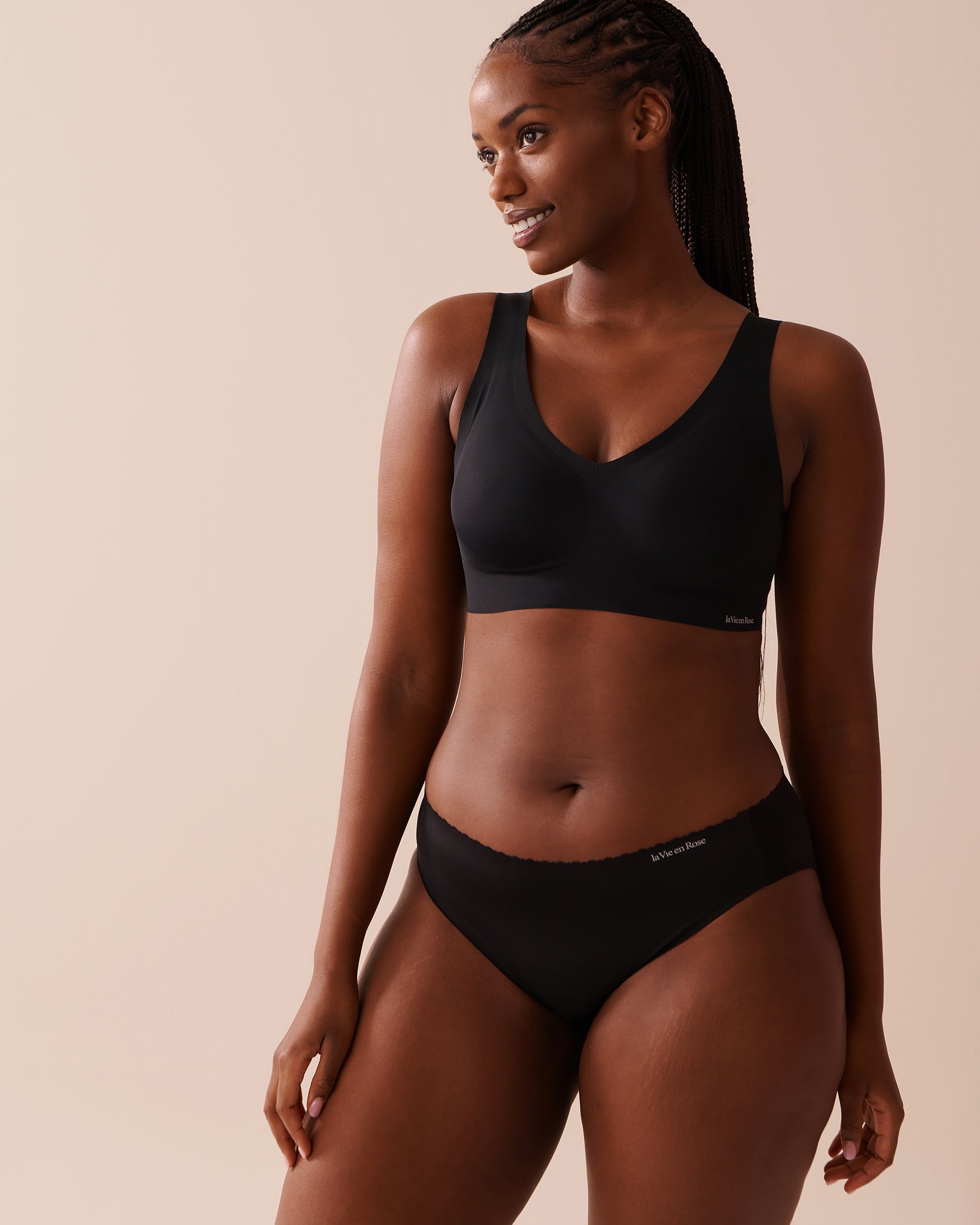 LA VIE EN ROSE Microfiber Bonded Bikini Panty Black 712-122-0-00 - View6
