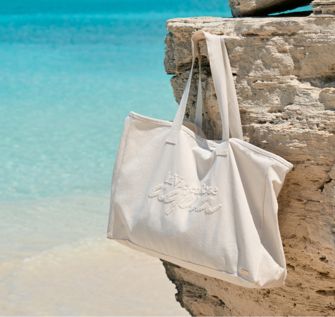 La Vie en Rose Beach Bag in Coconut Milk